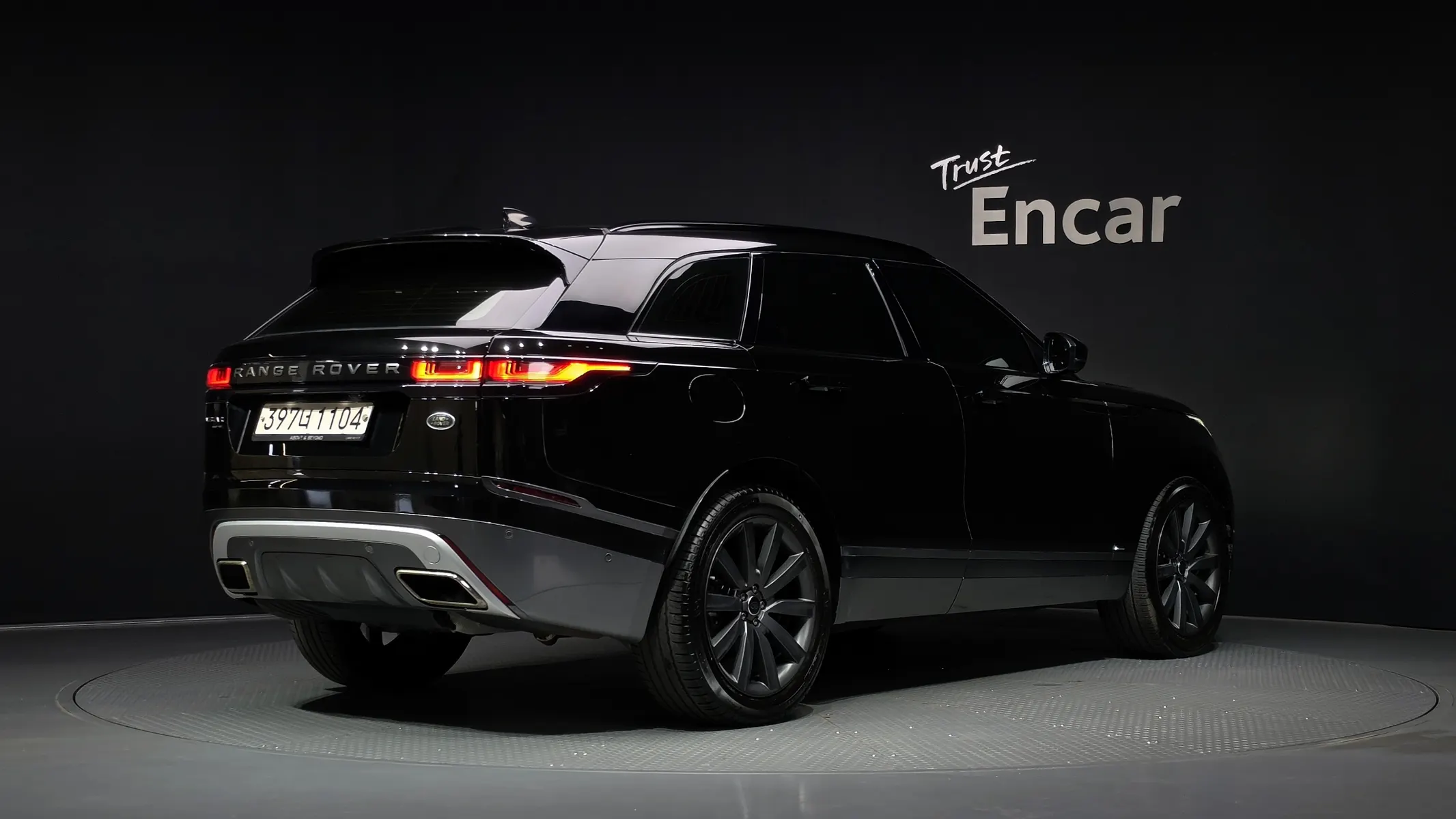 Land Rover 레인지로버 벨라 3.0 D300 R- HSE 2019 2/39