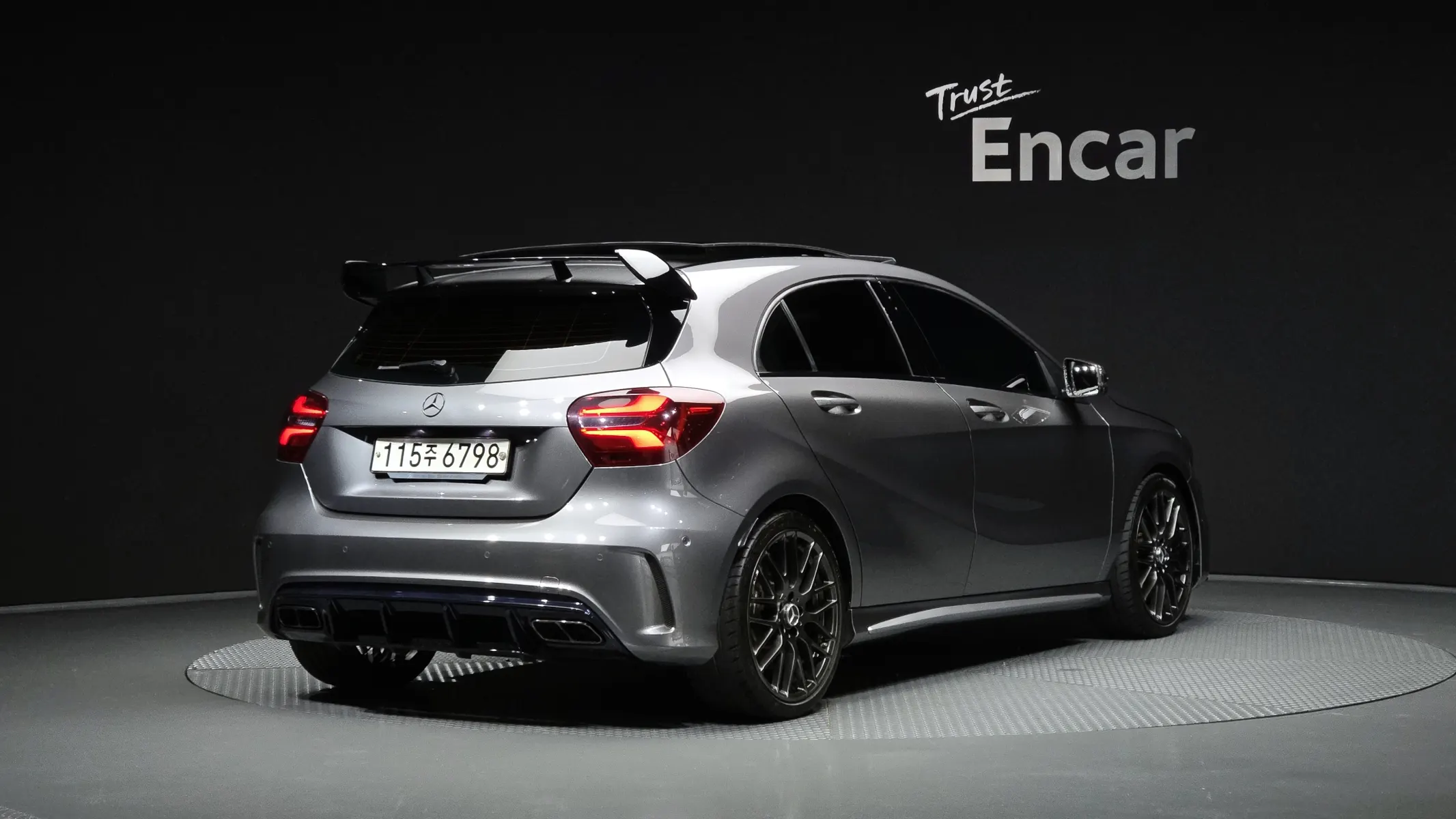 Mercedes-Benz A-Class W176 A45 AMG 4MATIC 2017 2/33