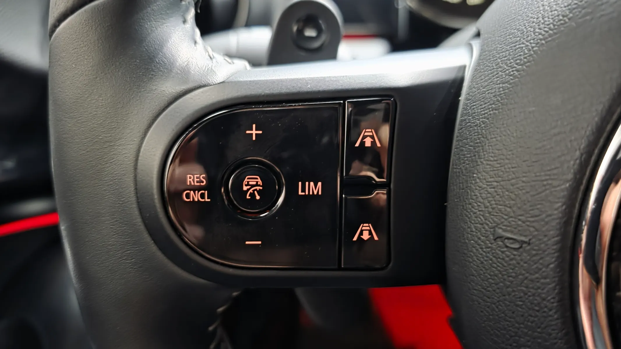 MINI S Convertible JCW 2024 30/31