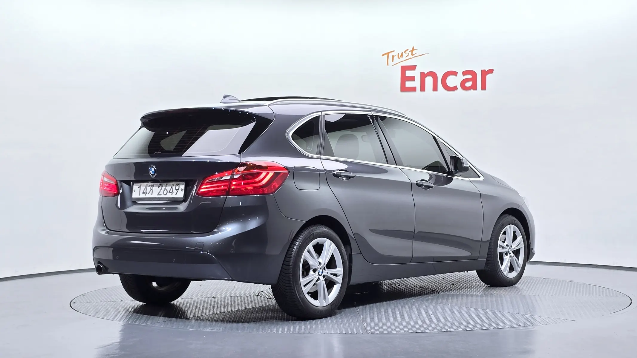 BMW 2 Series Tourer (F45) 2017 2/21