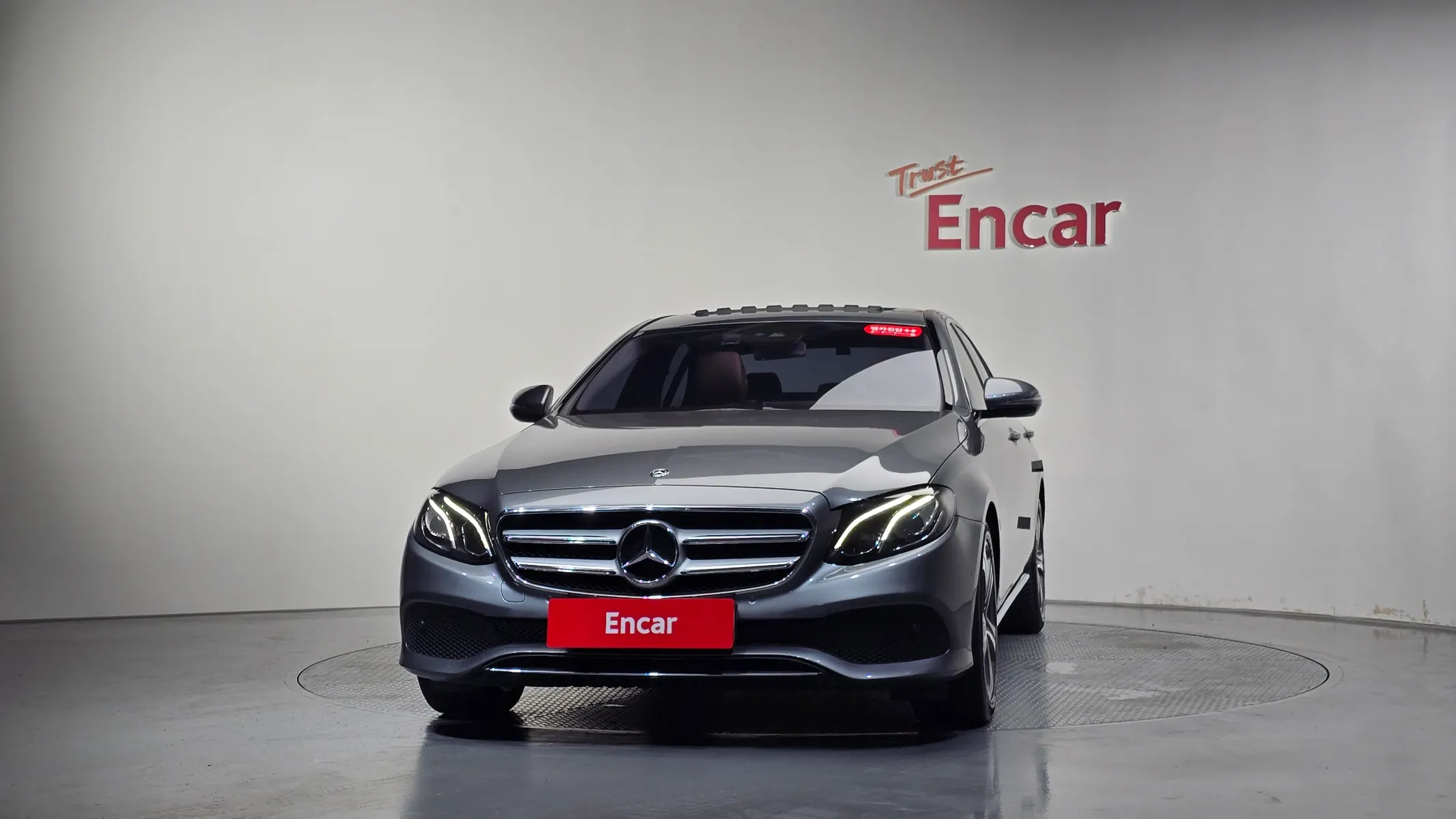Mercedes-Benz E-Class W213 E300 2019 2/32