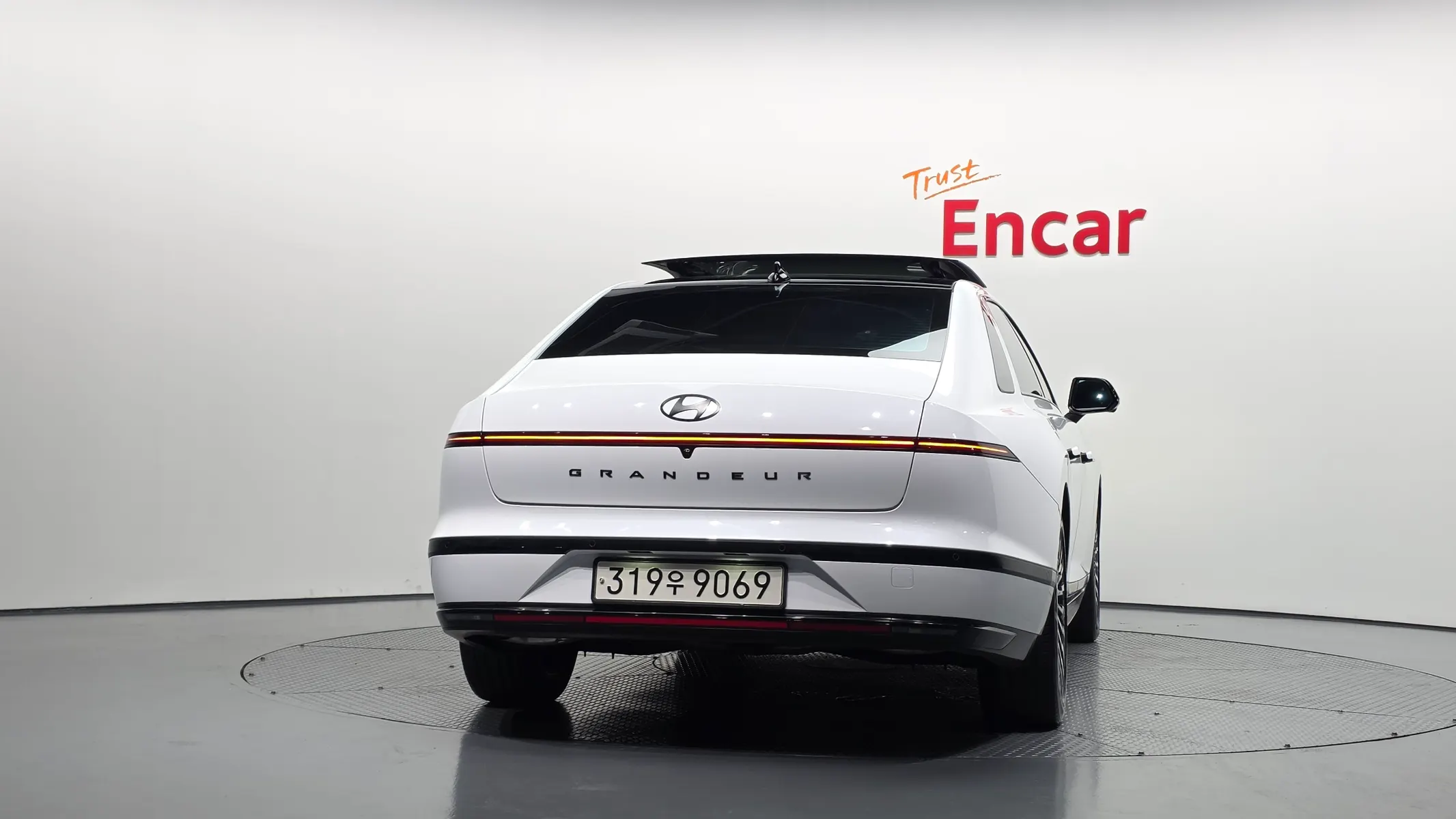 Hyundai (GN7) 2024 3/5