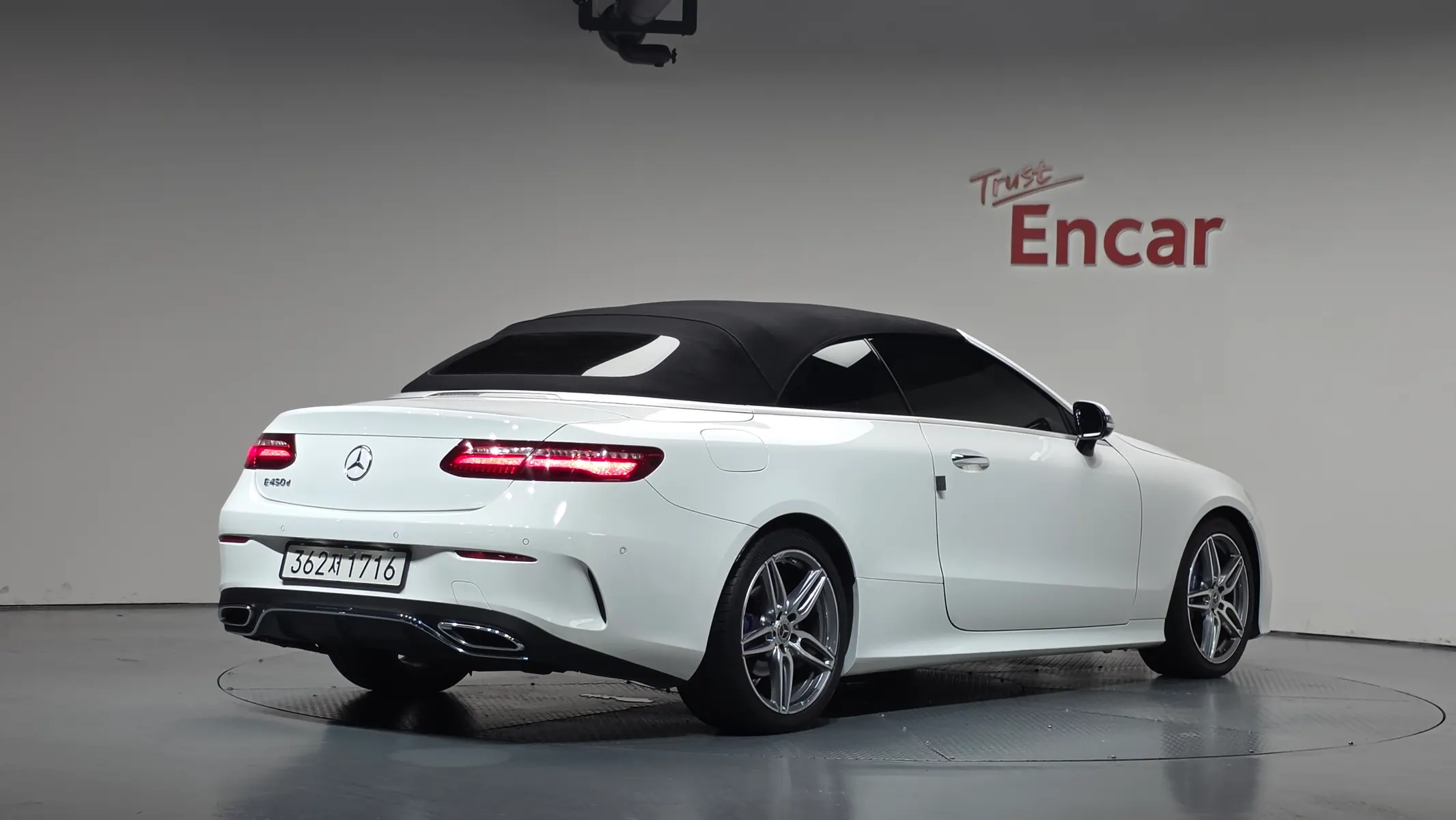 Mercedes-Benz E-Class W213 E220d 2019 32/33