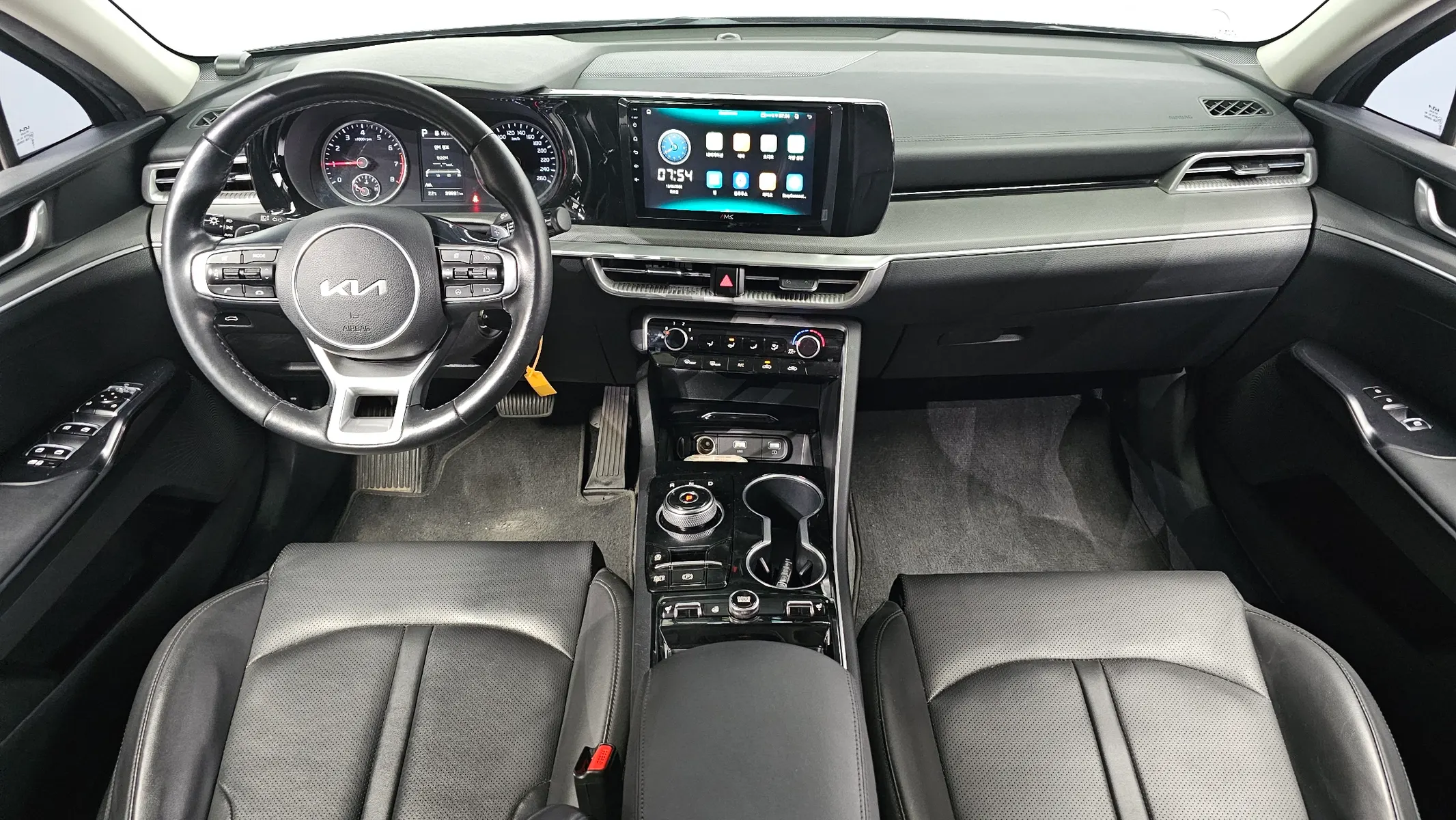 Kia K5 3 2.0 2023 4/5