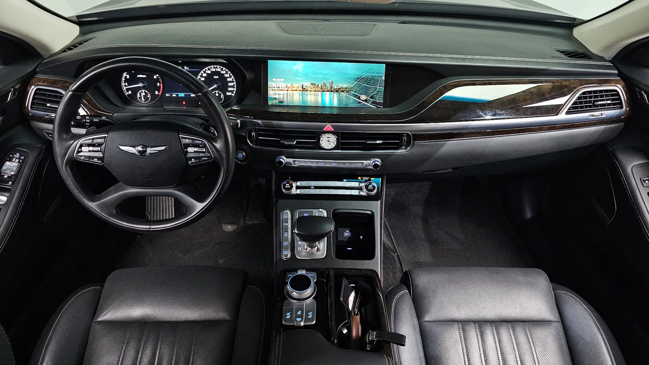 Genesis G90 3.8 AWD 2019 4/5