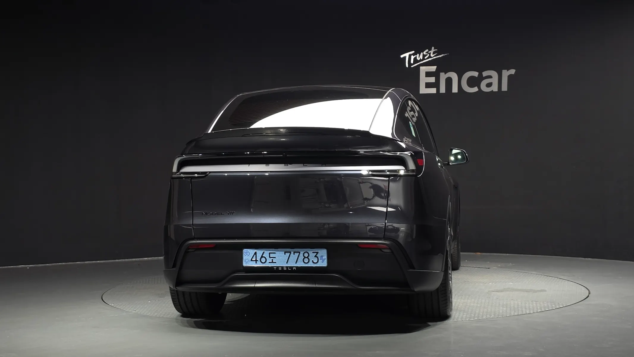Tesla Y L AWD 2026 3/5