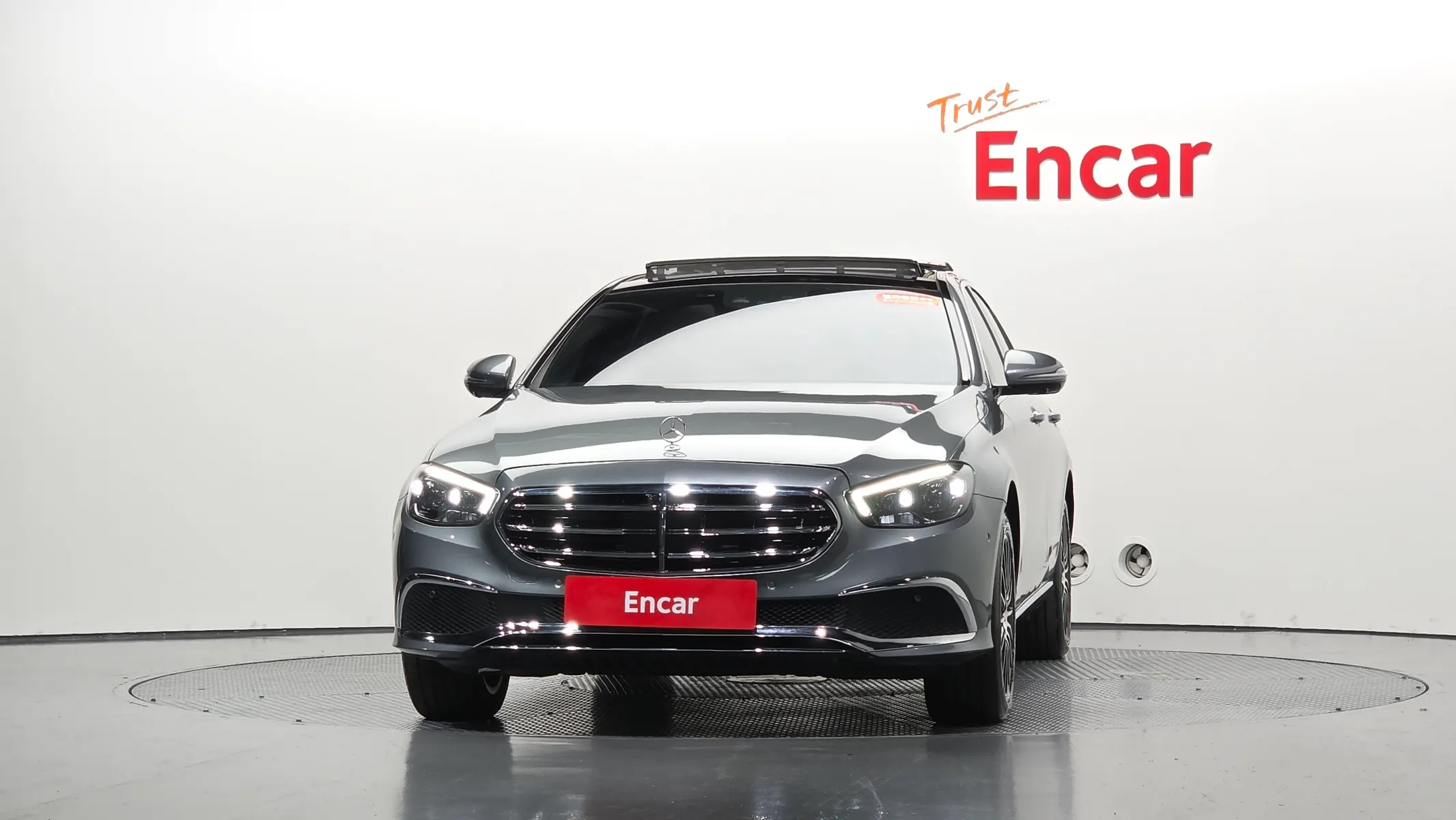 Mercedes-Benz E-Class W213 E300 4MATIC 2019 2/34