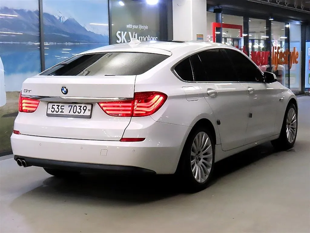 BMW 5 Series GT (F07) GT ED Edition 2012 2/21