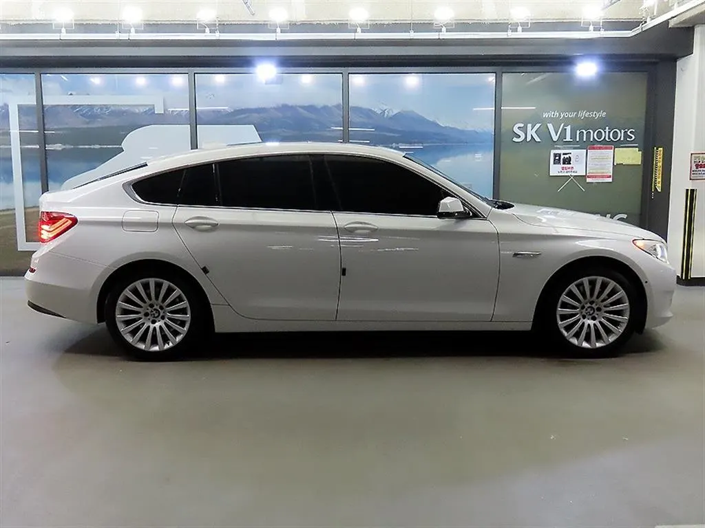 BMW 5 Series GT (F07) GT ED Edition 2012 20/21