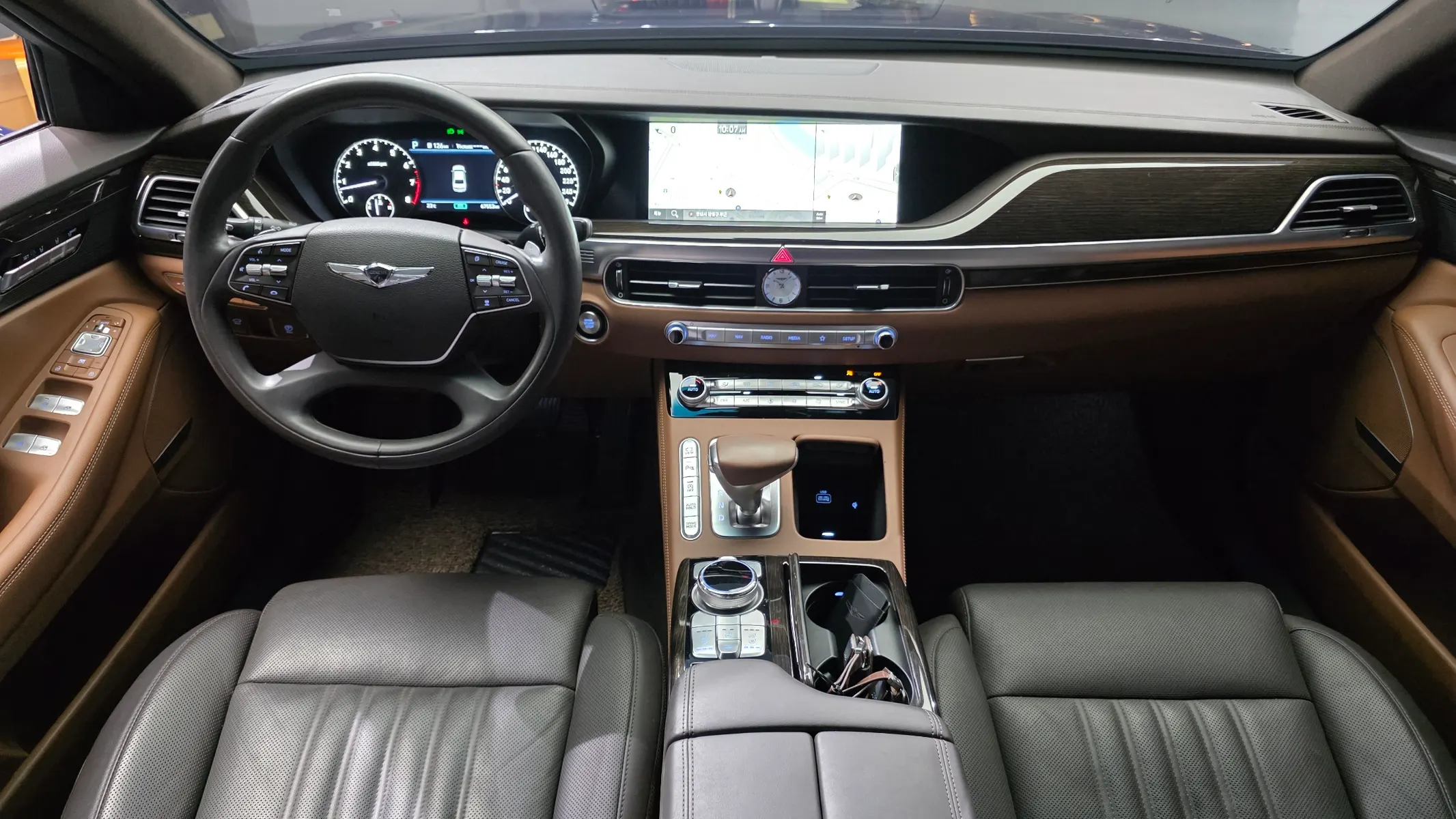 Genesis G90 3.8 2019 4/5