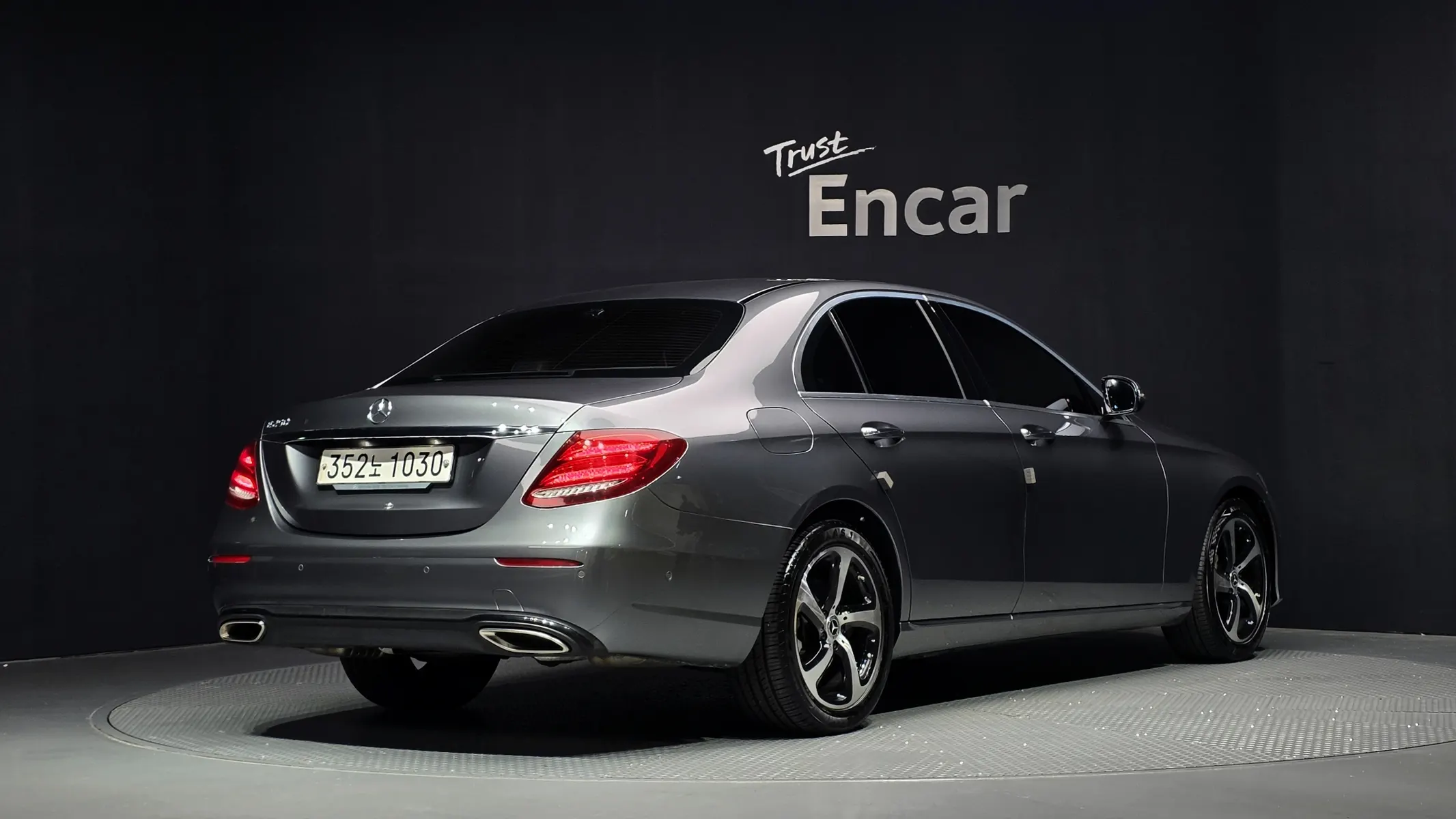 Mercedes-Benz E-Class W213 E250 2019 2/35