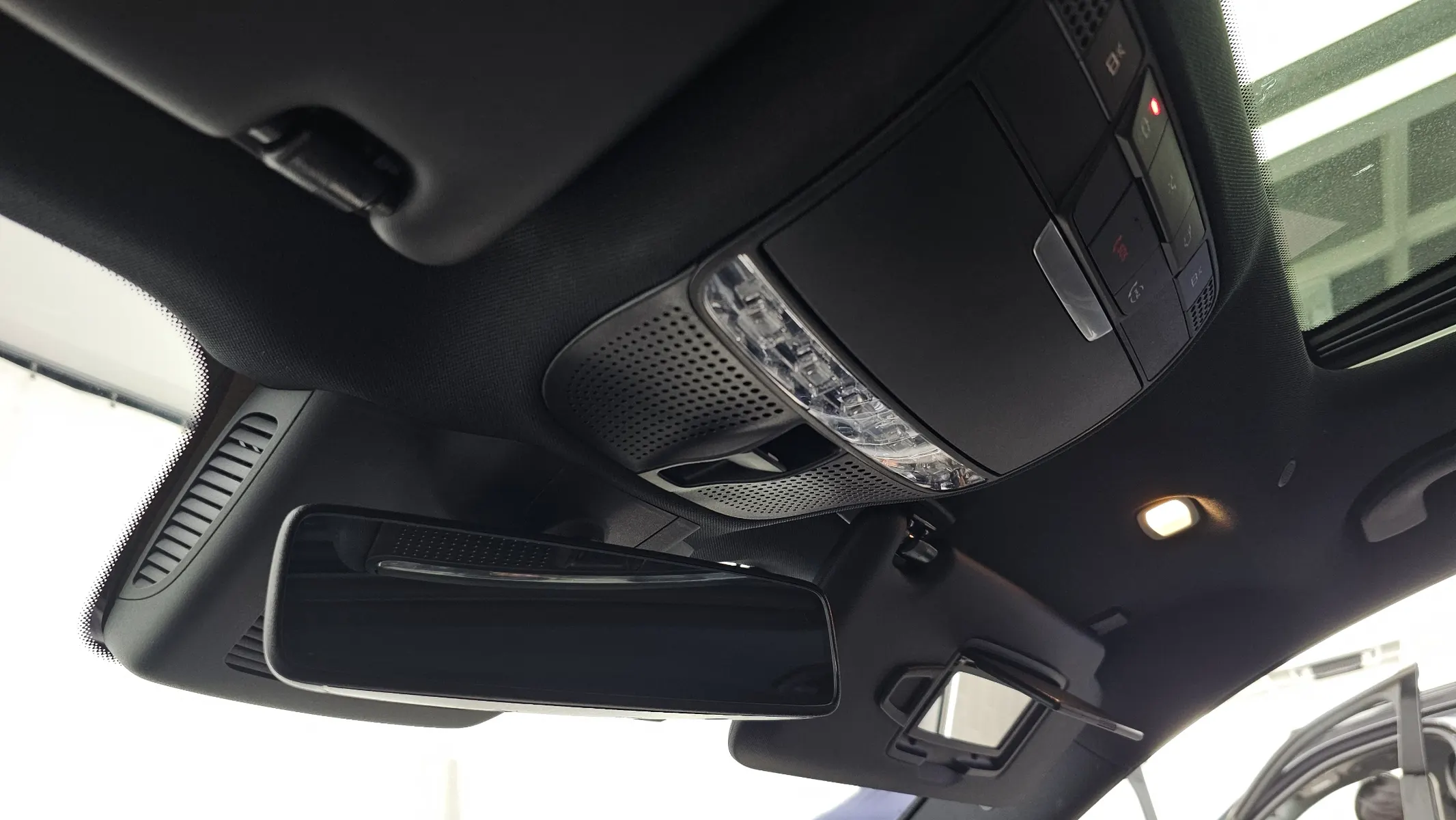 Mercedes-Benz E-Class W213 E250 2019 34/35
