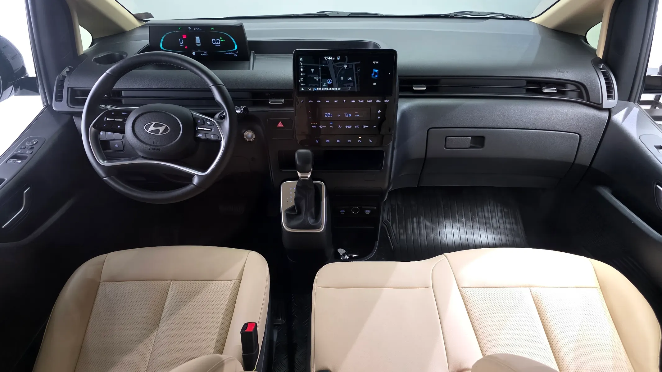 Hyundai Staria HEV 1.6 3 2025 4/5