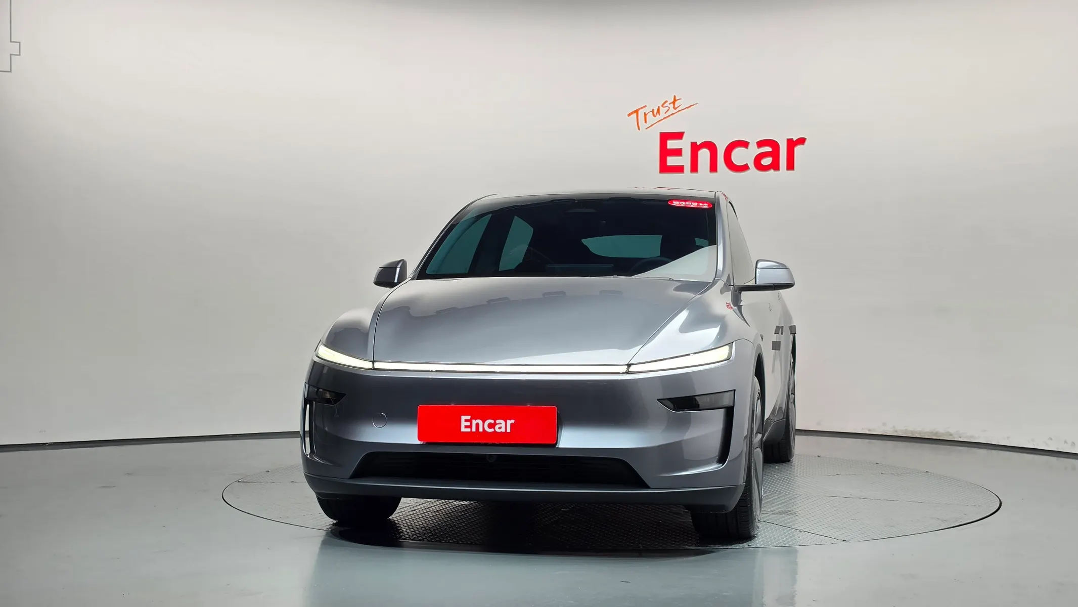 Tesla Y RWD 2025 2/5
