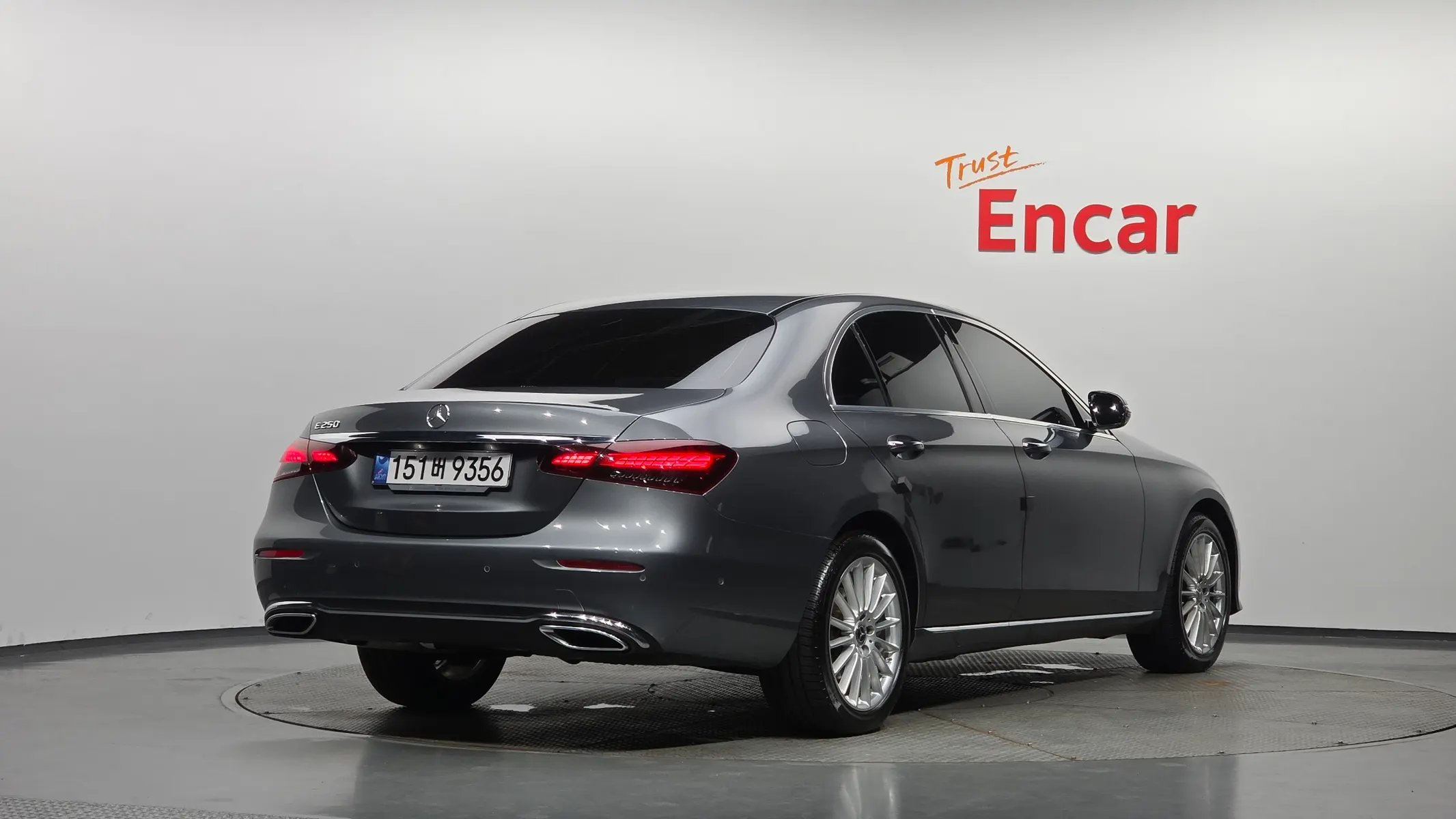 Mercedes-Benz E-Class W213 E250 2021 2/33