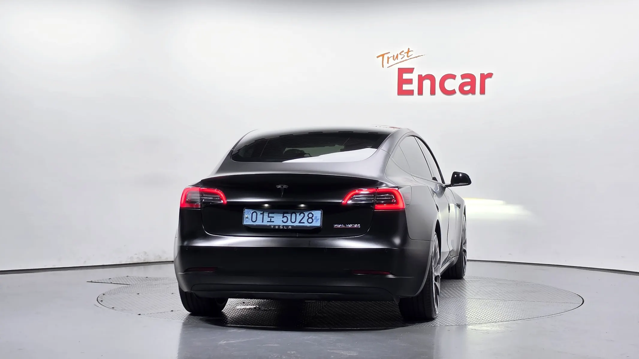 Tesla 3 AWD 2021 3/5