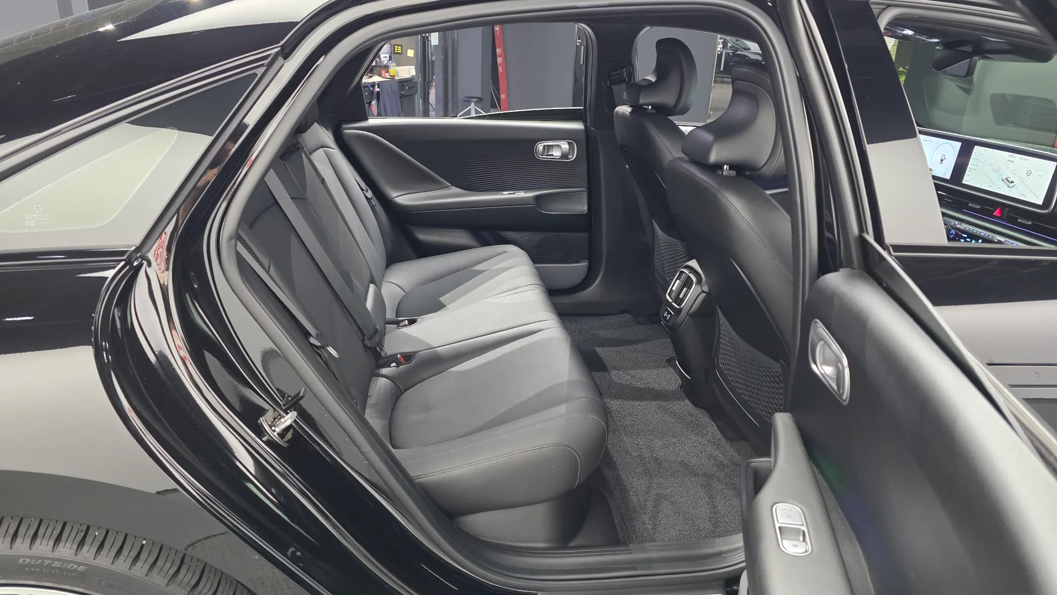 Hyundai Ioniq 6 2025 32/33