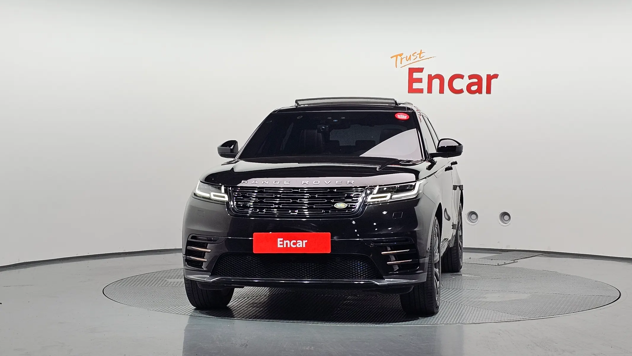 Land Rover 레인지로버 벨라 2.0 D240 R- SE 2017 3/39