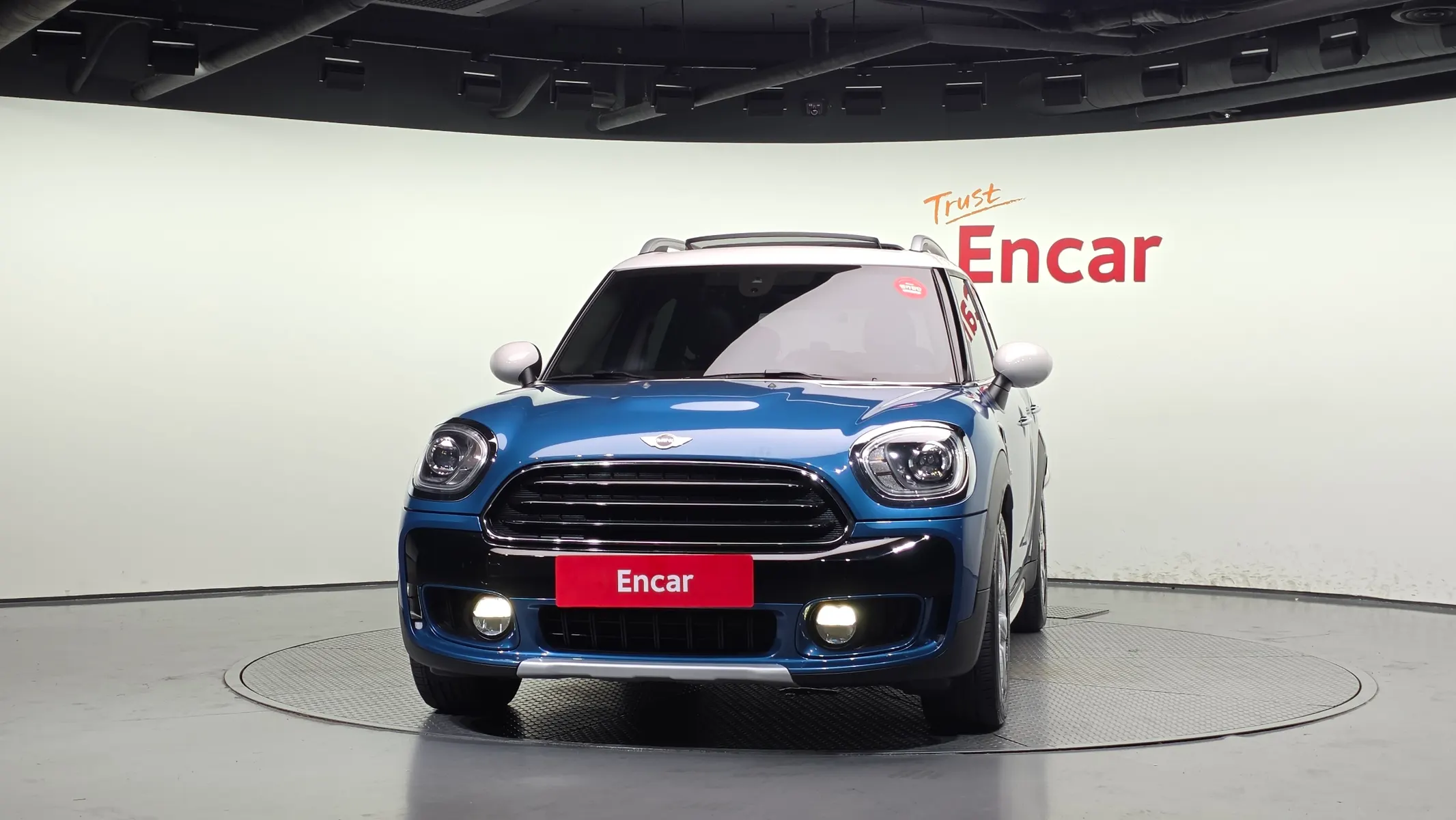 MINI D ALL4 2018 2/5