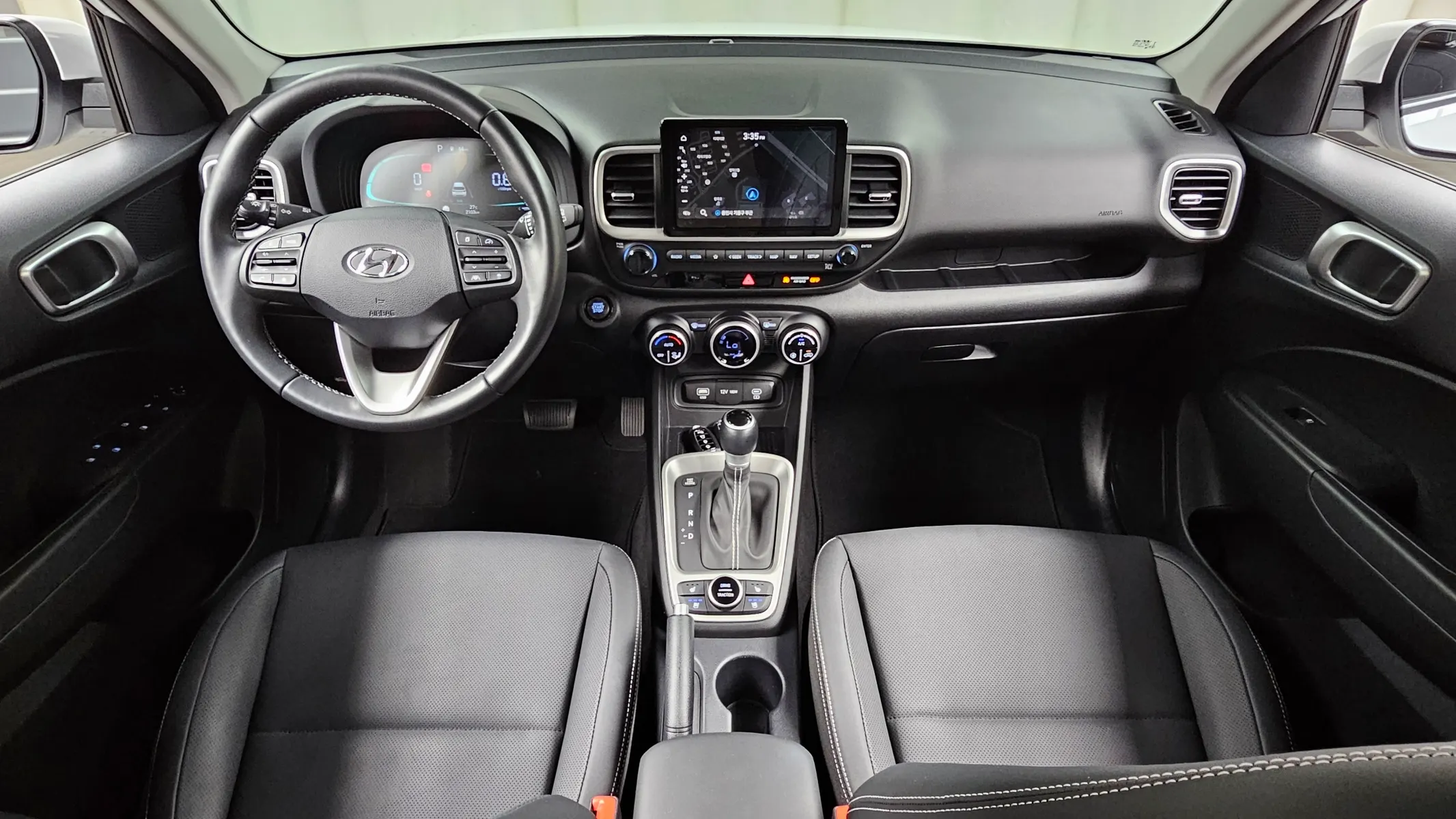 Hyundai Venue 1.6 2025 4/5