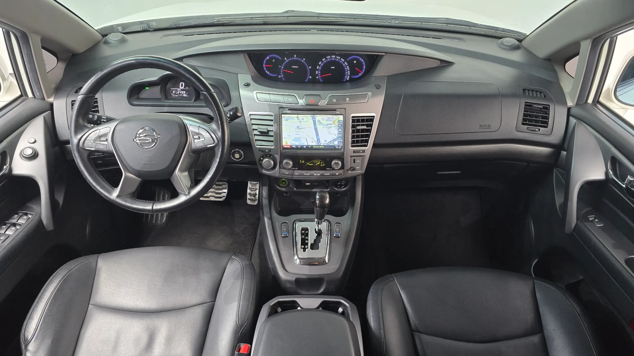 KG Mobility 코란도 투리스모 4WD 9 2018 4/5