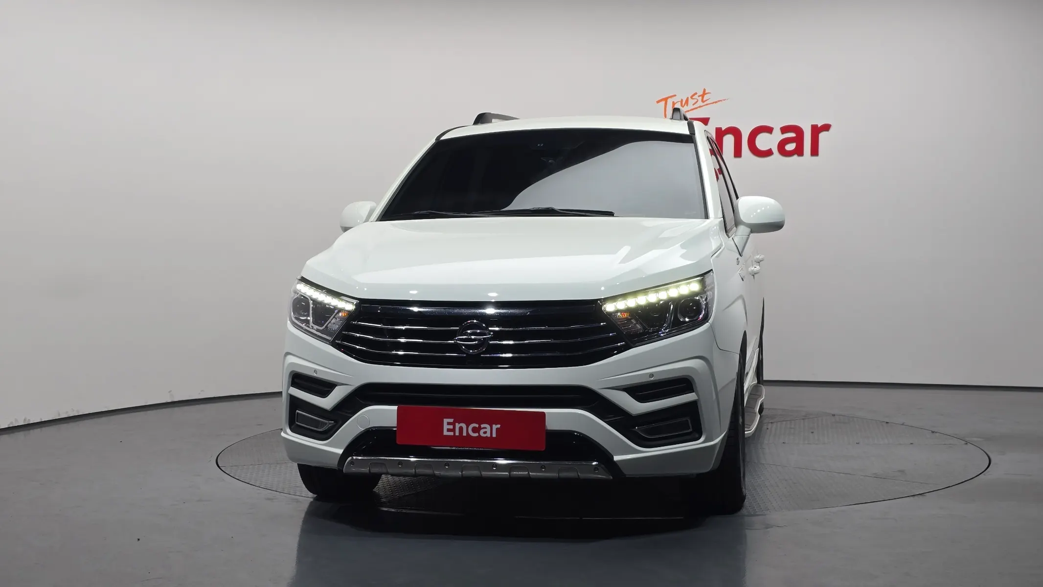 KG Mobility 코란도 투리스모 4WD 9 2018 2/5