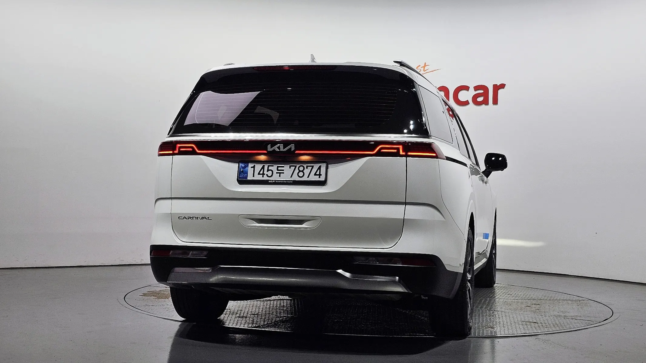 Kia Carnival 9 2021 3/5
