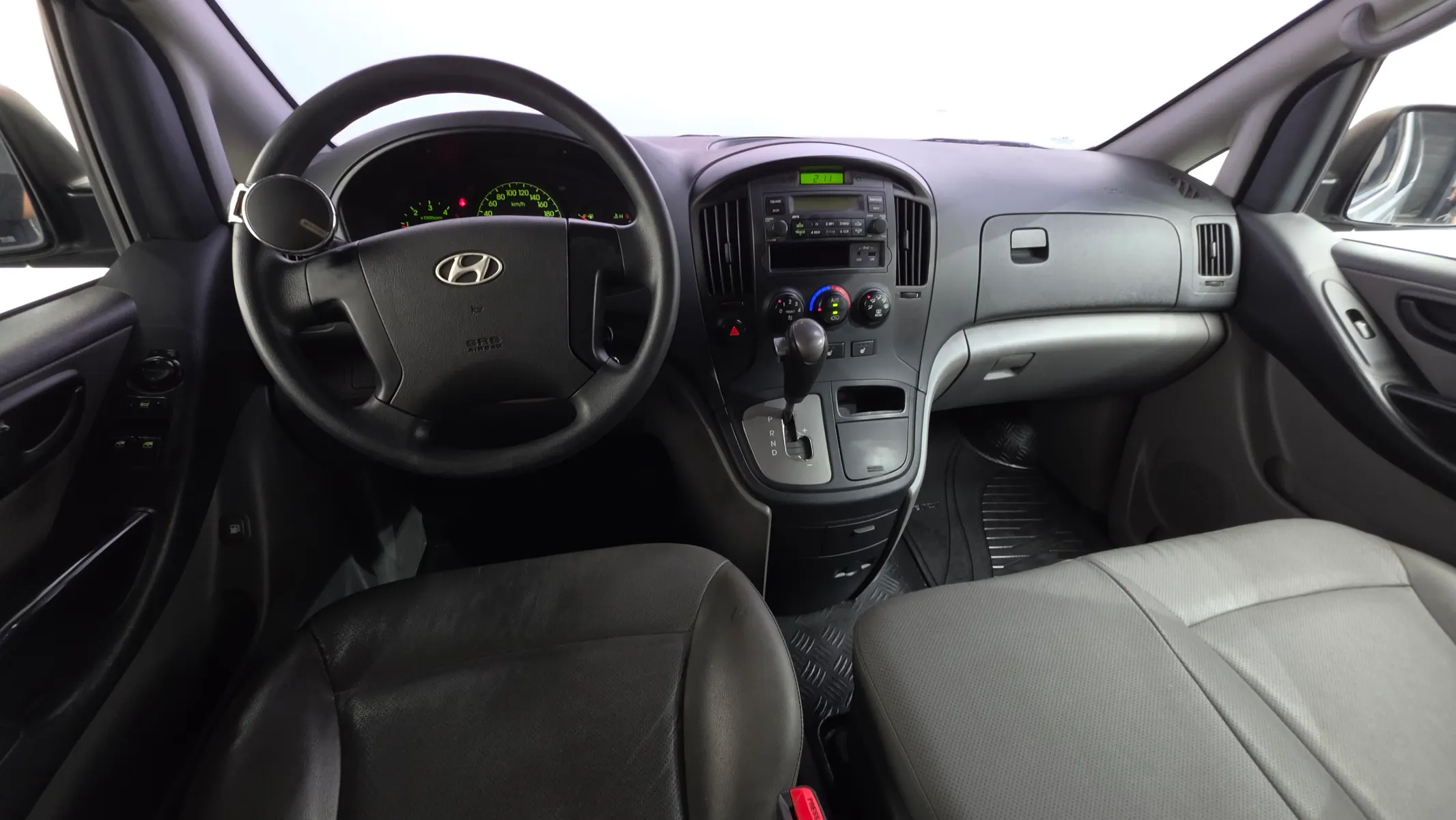 Hyundai Grand Starex 3 2014 4/5