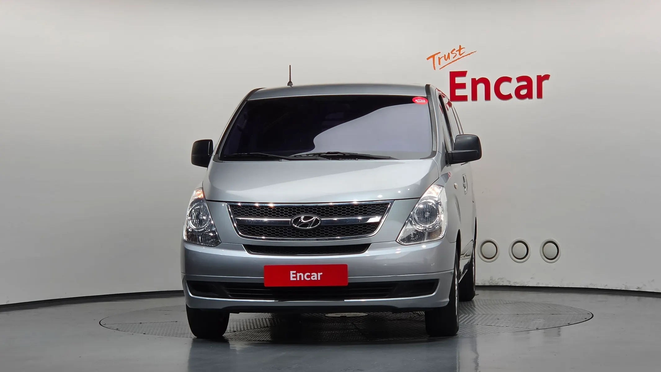 Hyundai Grand Starex 3 2014 2/5