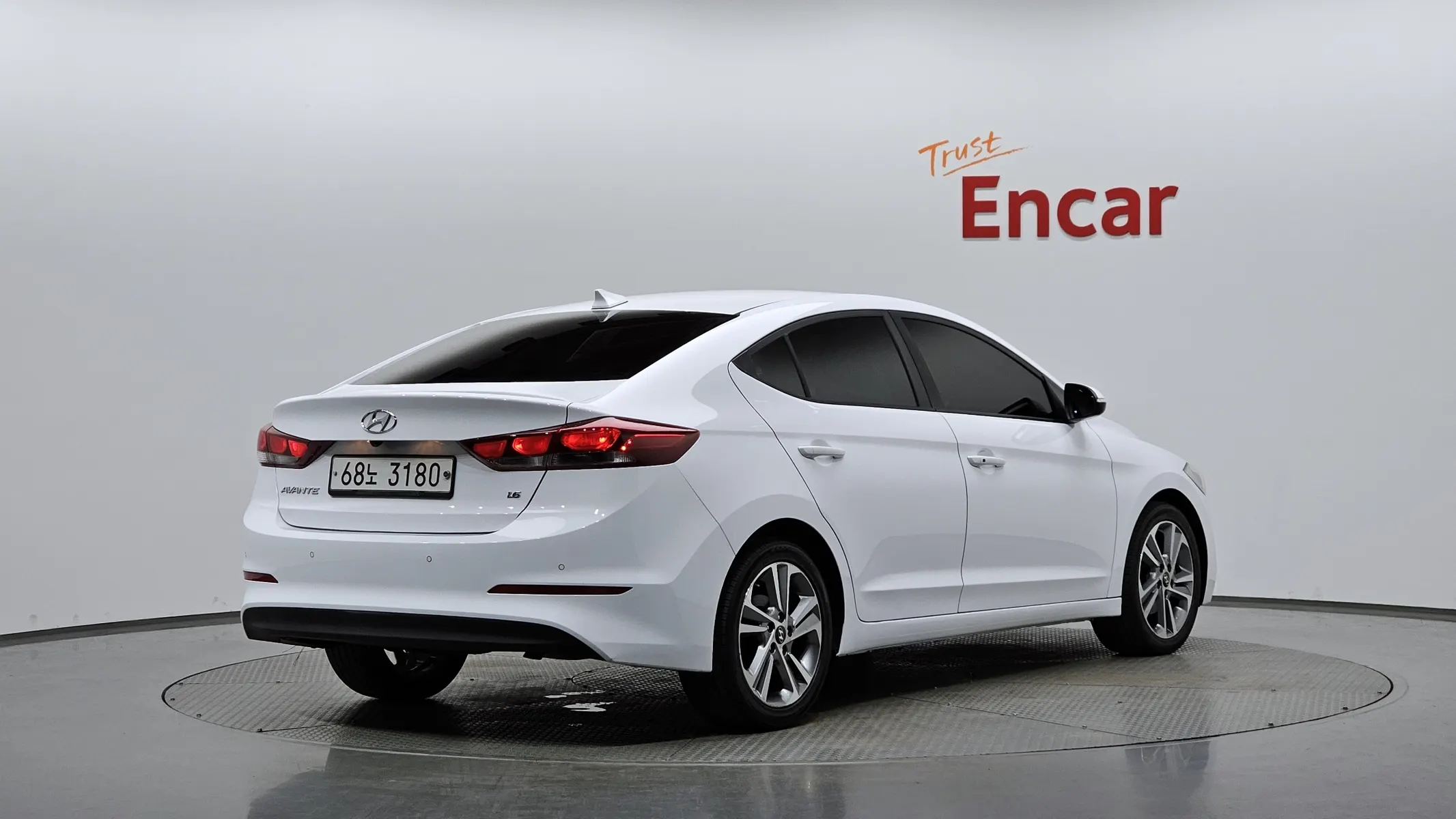 Hyundai AD 1.6 GDI 2018 2/32