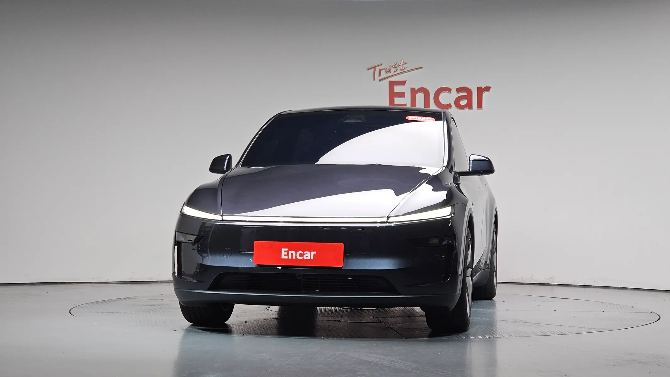 Tesla Y RWD 2026 2/5