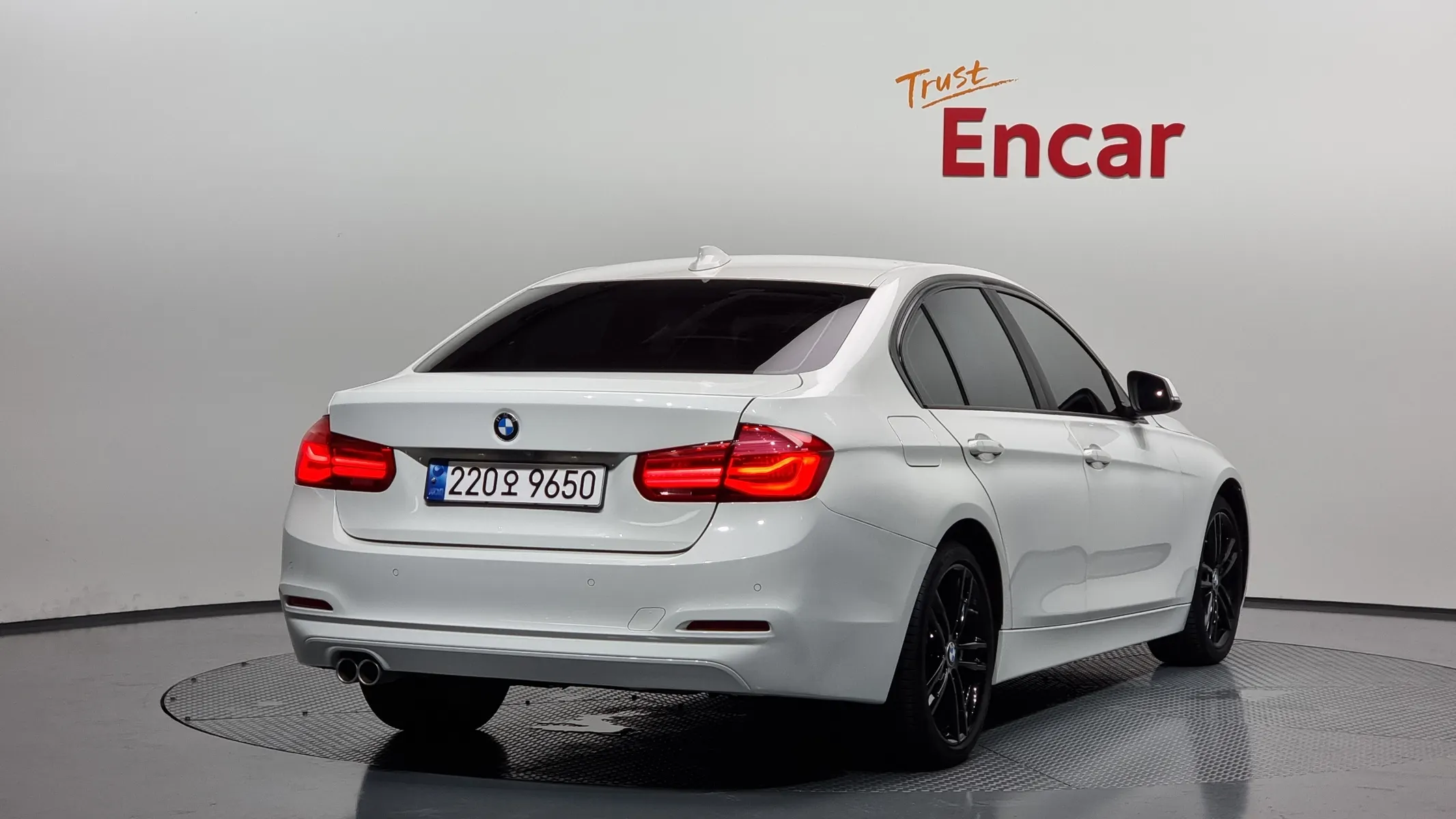BMW 3 Series (F30) 320d 2017 2/21