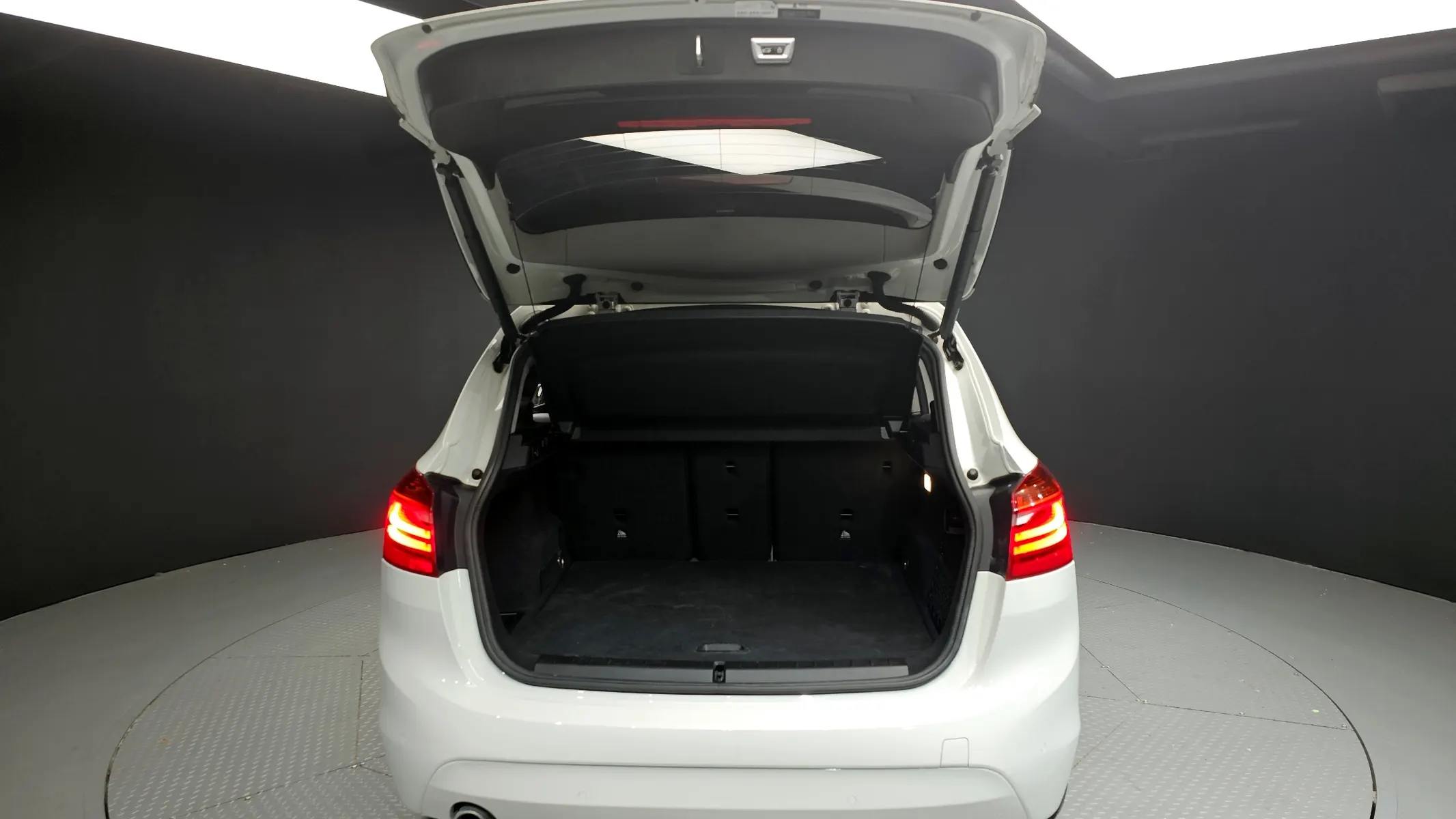 BMW 2 Series Tourer (F45) 2015 20/21