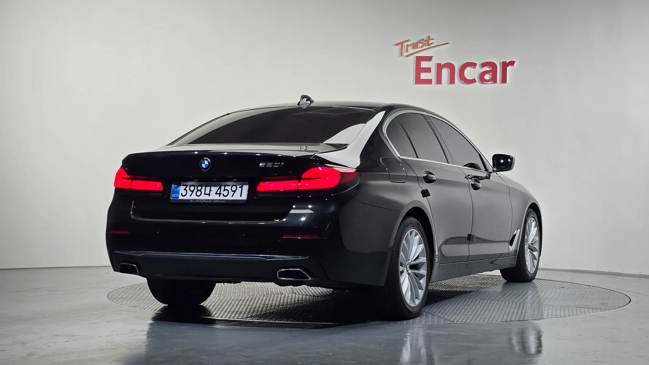 BMW 5 Series (G30) 520i 2022 2/21