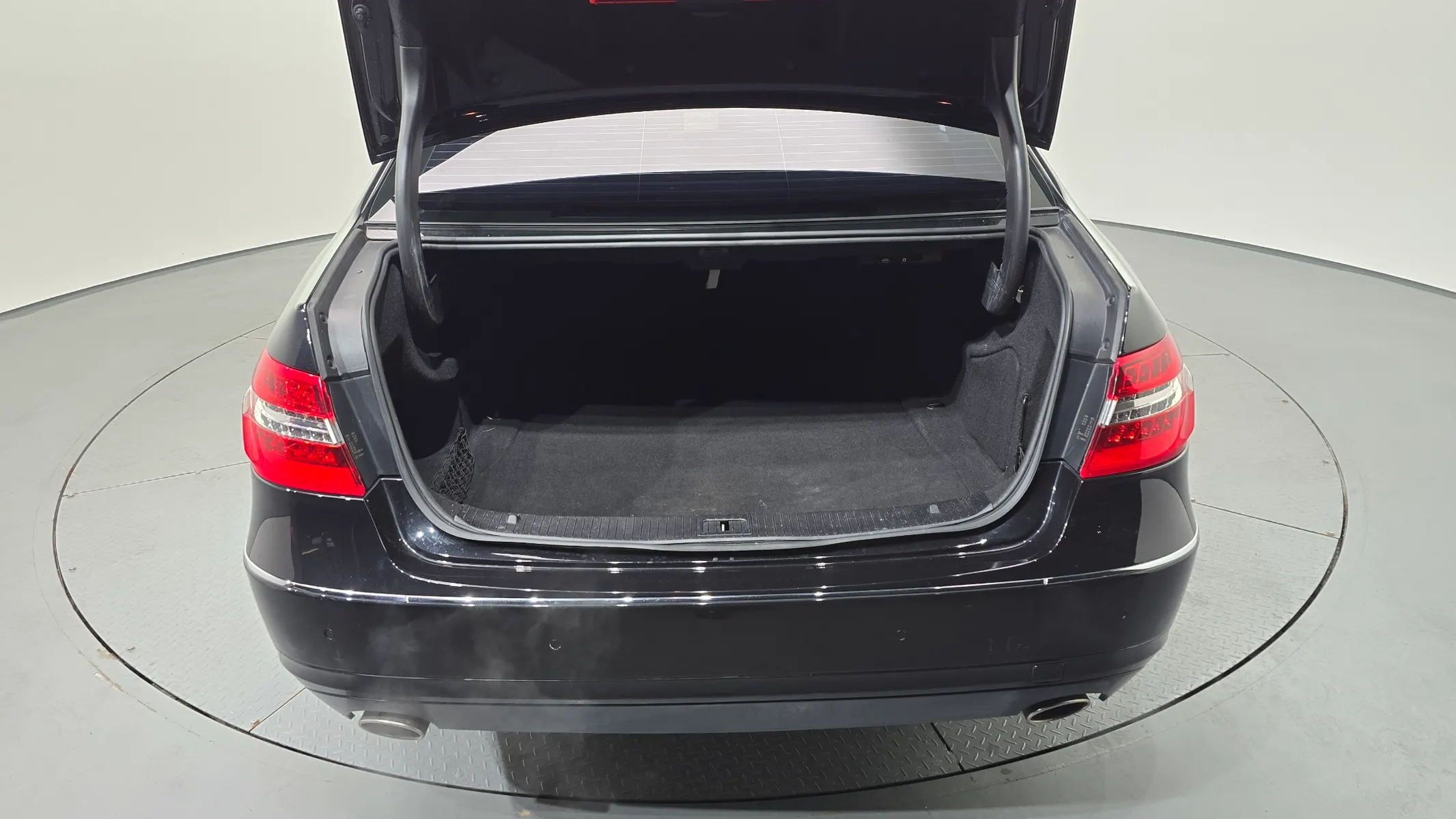 Mercedes-Benz E-Class W212 E300 2011 20/21