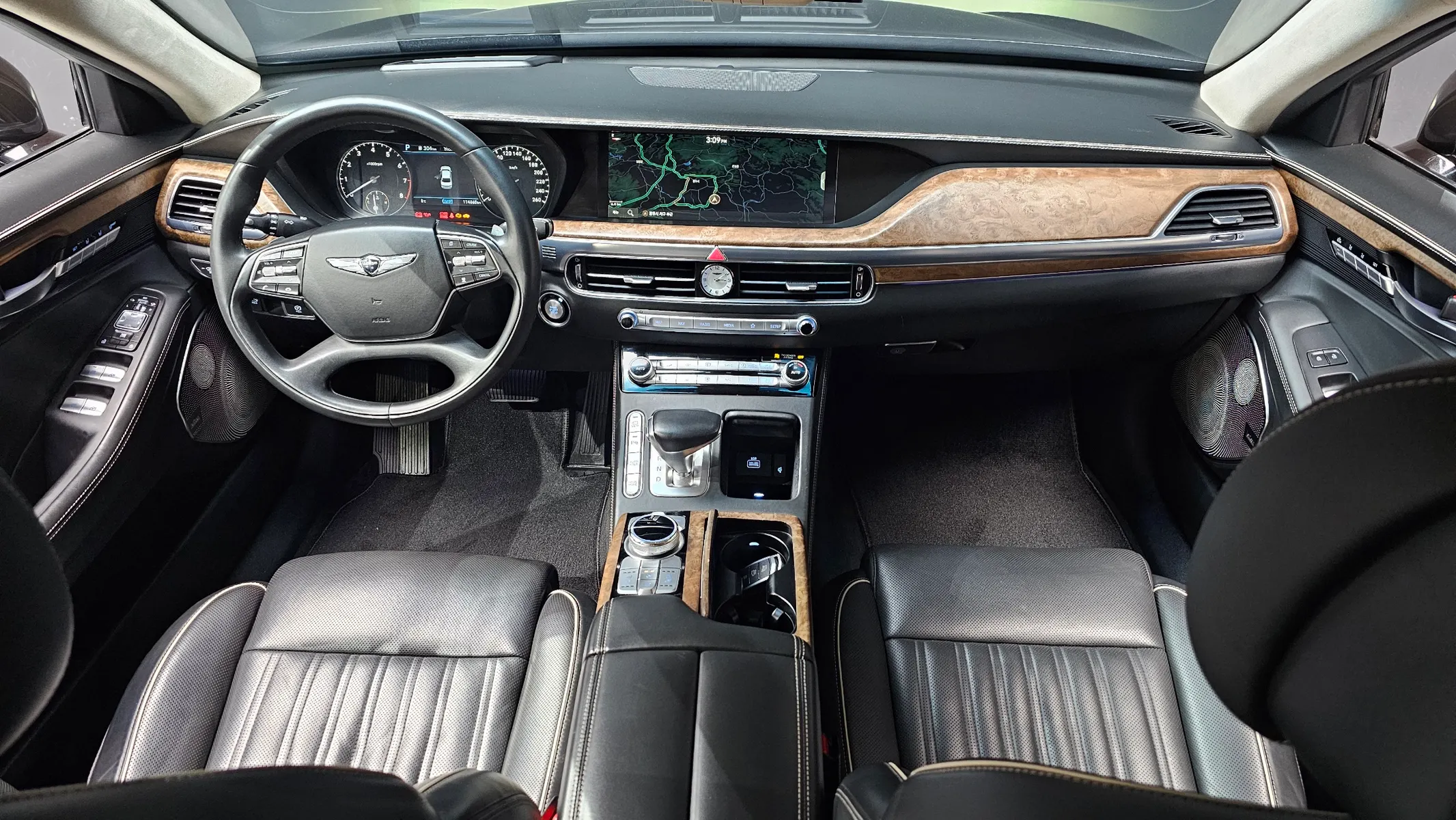 Genesis G90 5.0 AWD 2019 4/5