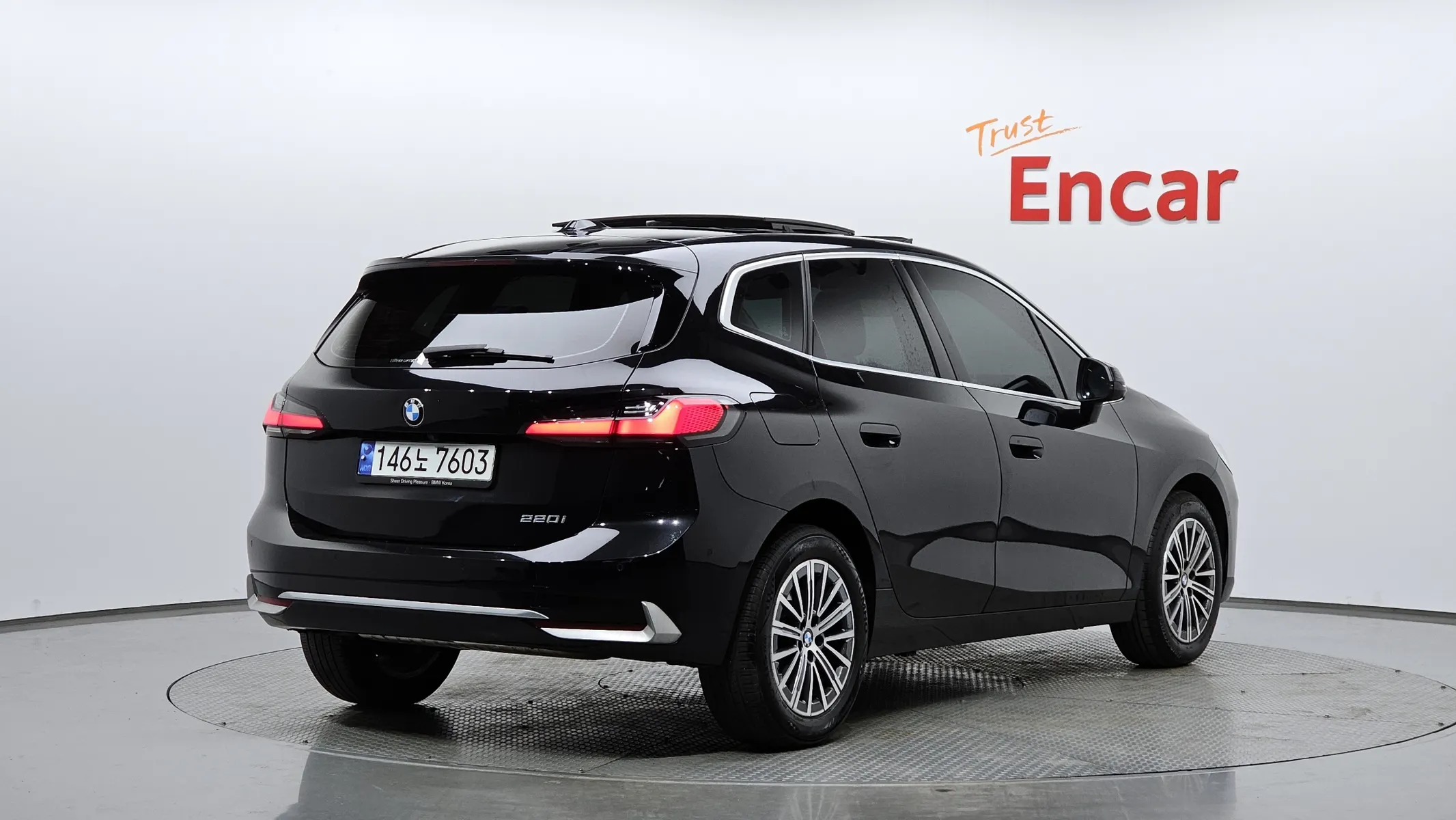 BMW 2 Series Tourer (U06) 220i 2023 2/22
