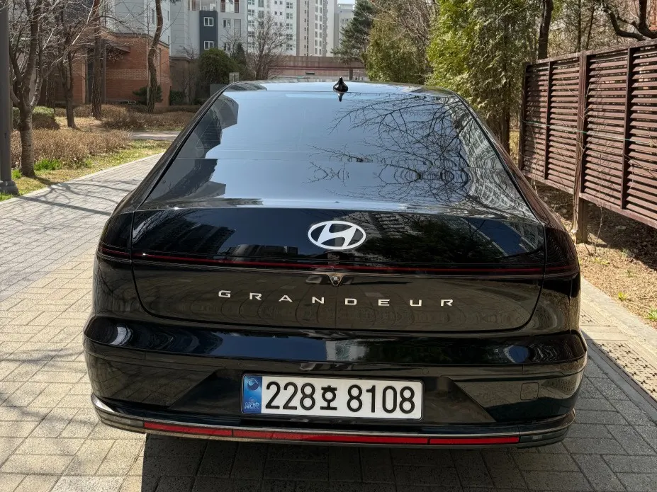 Hyundai (GN7) 2025 3/5