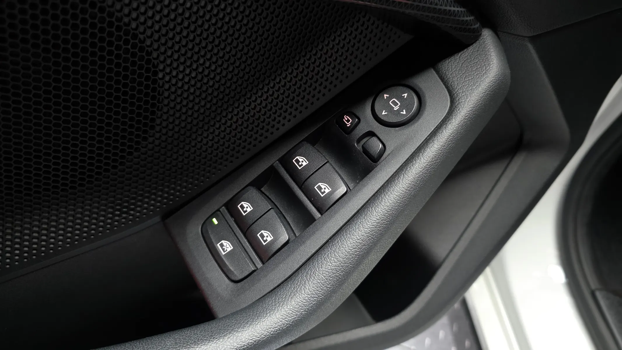 BMW 1 Series (F40) 118d 2020 30/31