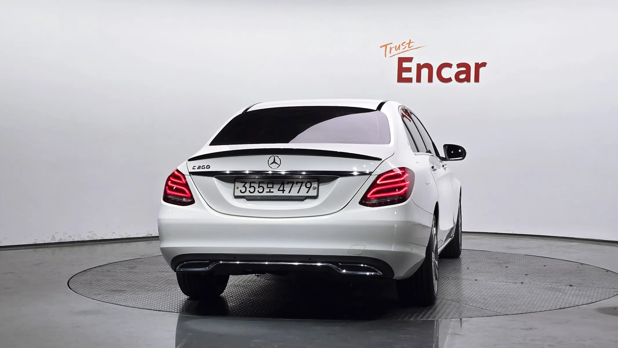 Mercedes-Benz C-Class W205 C200 2018 3/32