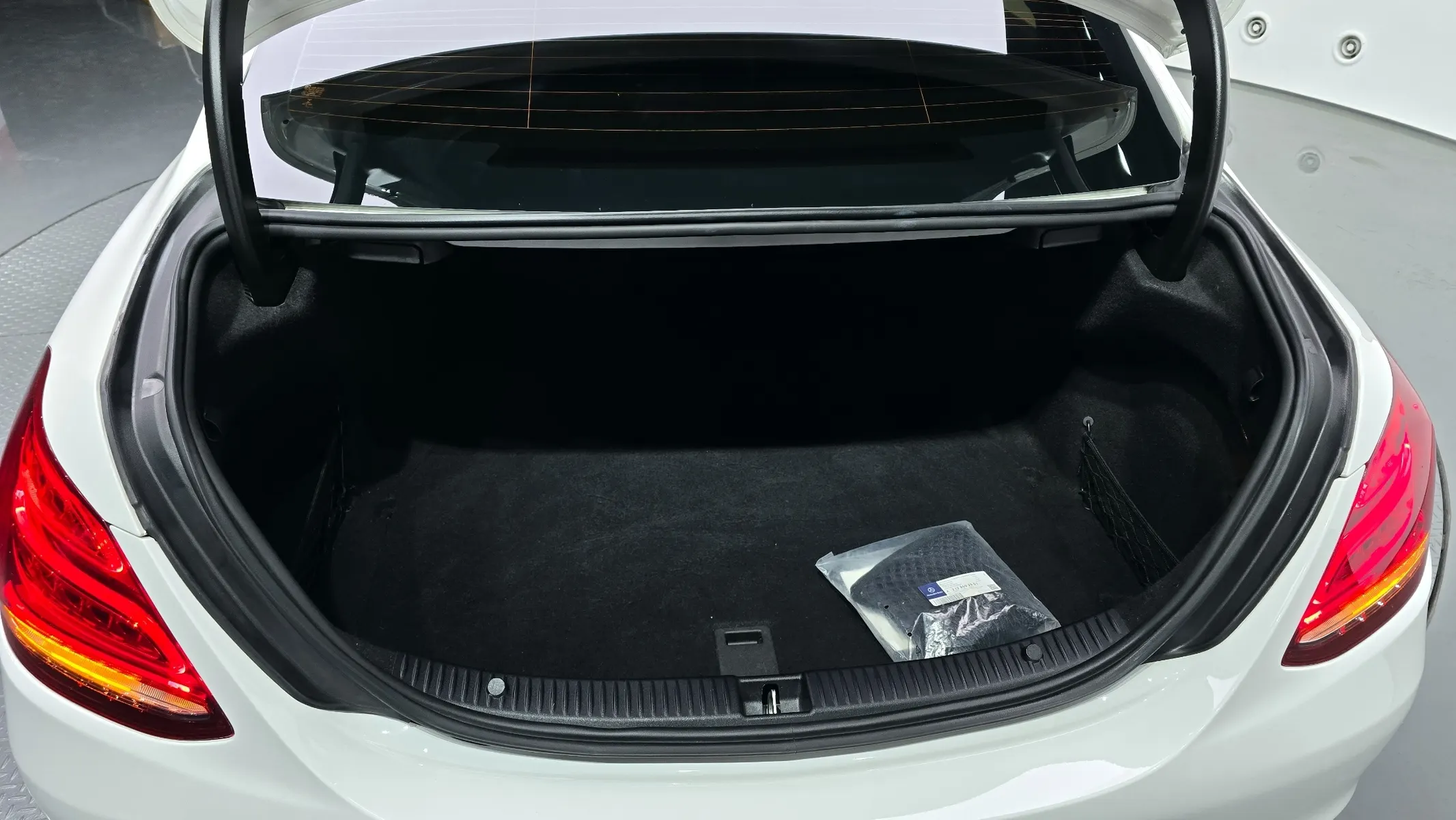Mercedes-Benz C-Class W205 C200 2018 31/32