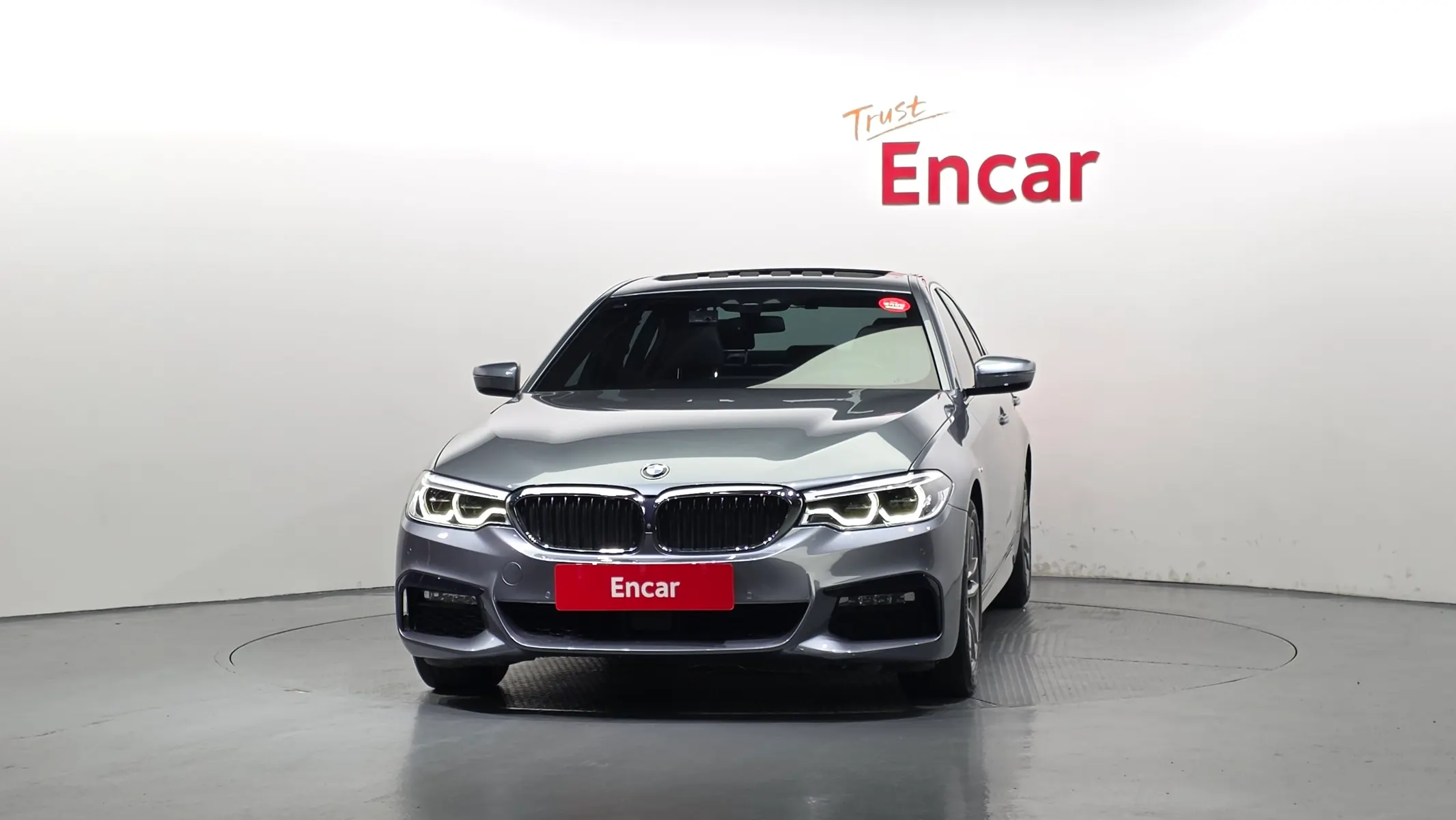 BMW 5 Series (G30) 530i M 2018 3/36