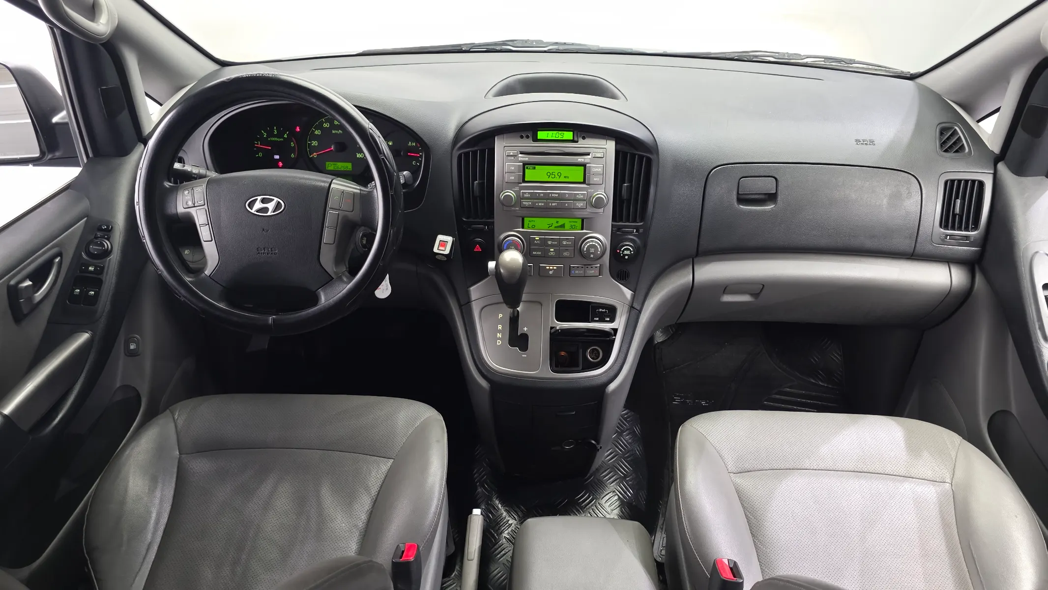 Hyundai Grand Starex 11 2013 4/5