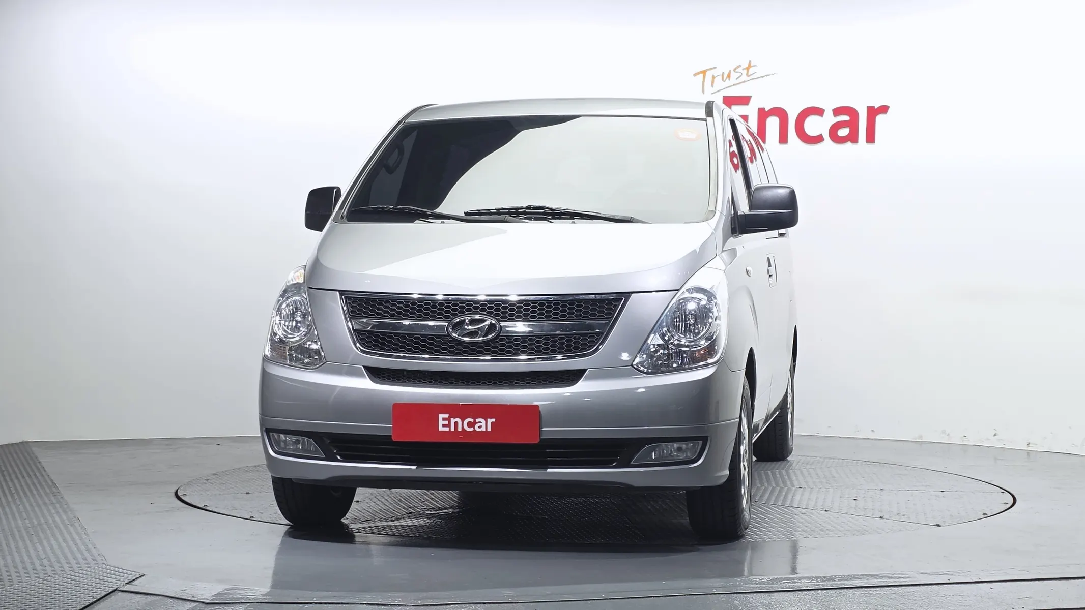 Hyundai Grand Starex 11 2013 2/5