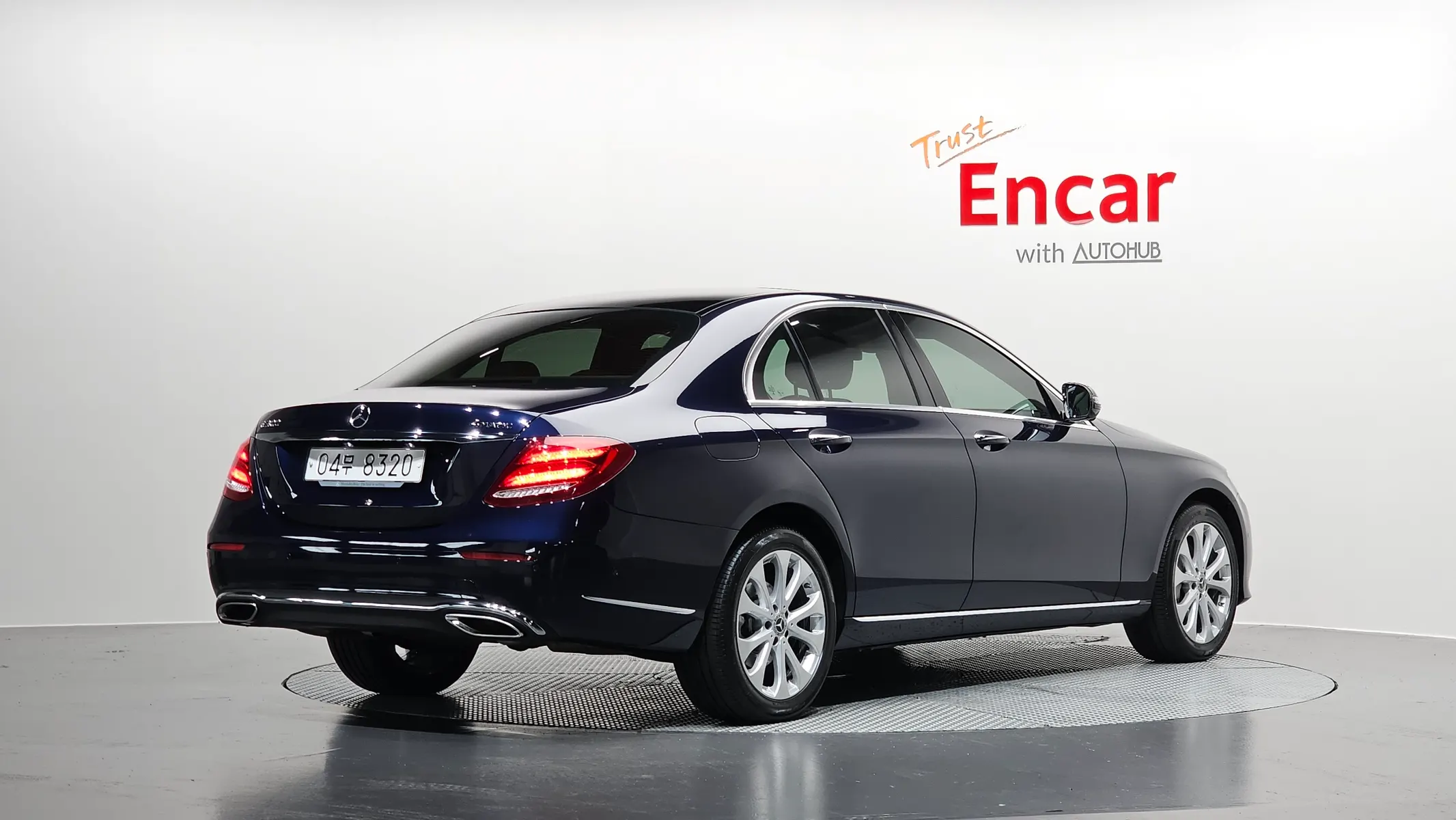 Mercedes-Benz E-Class W213 E300 4MATIC 2019 2/32