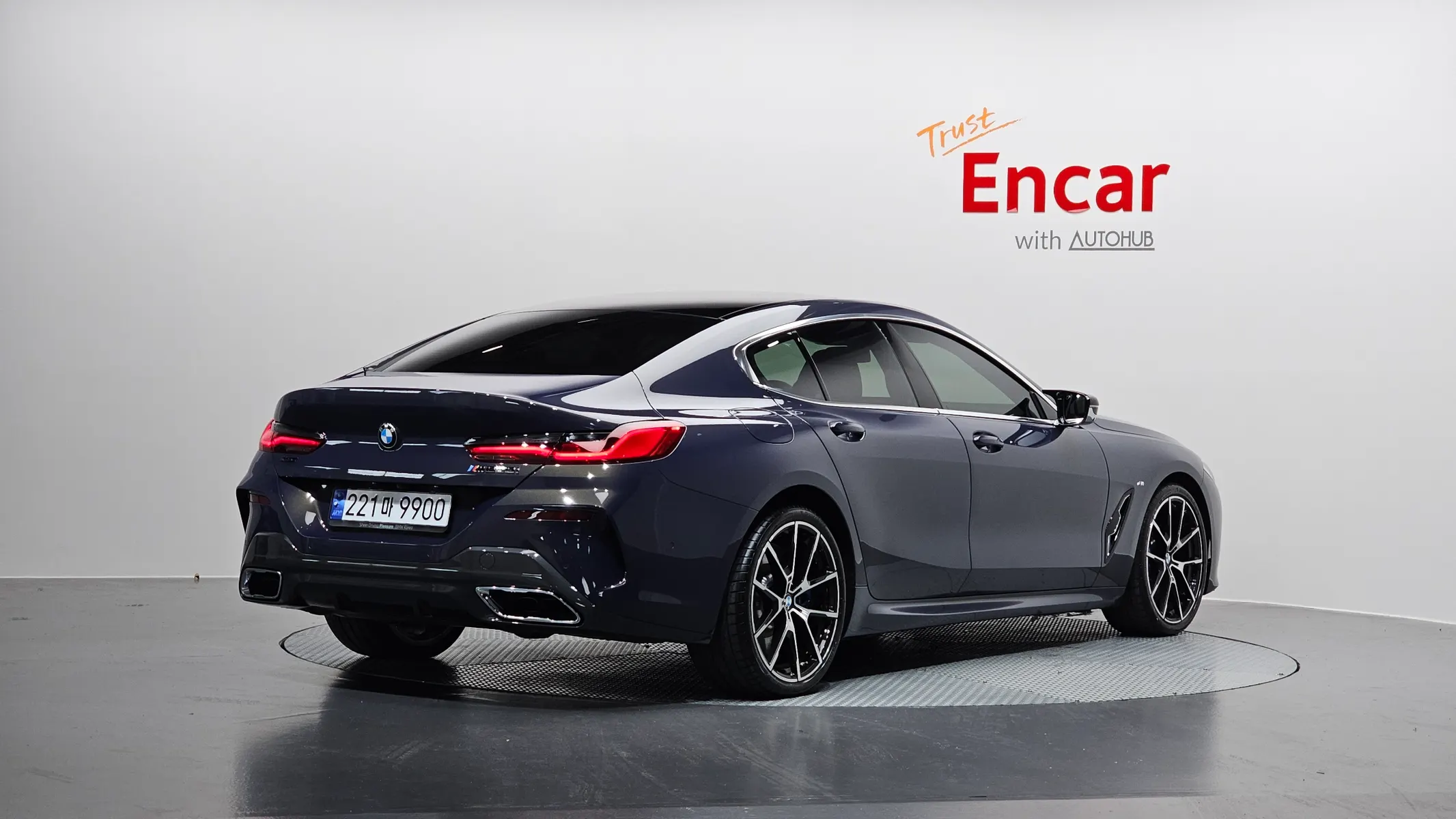 BMW 8 Series (G15) M850i xDrive 2024 2/33