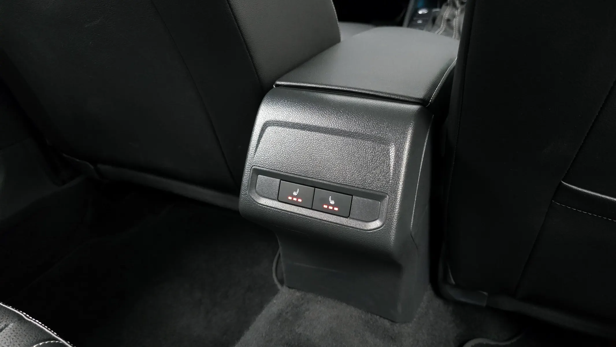 Volkswagen 7 1.5 TSI 2023 27/28