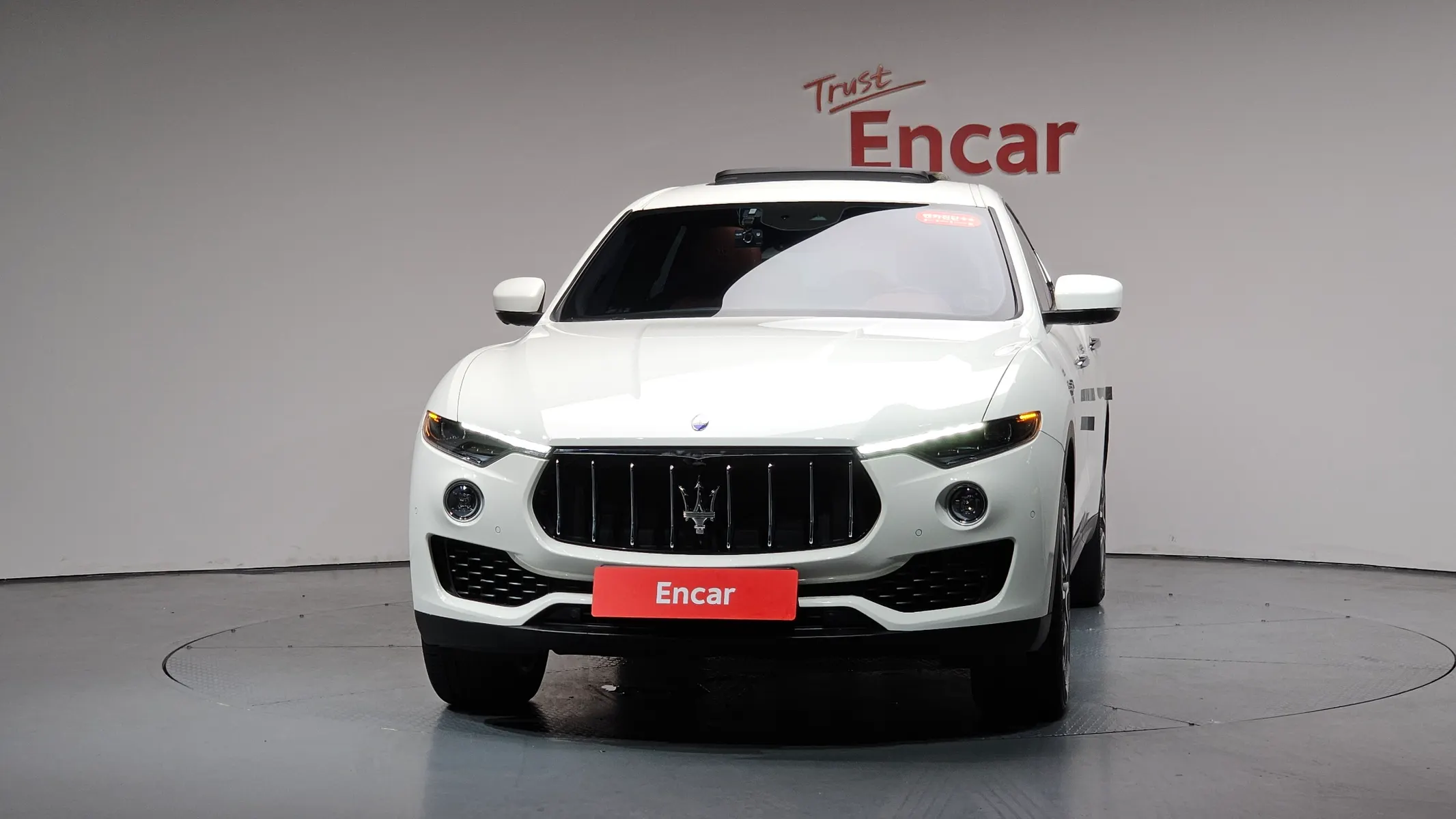 Maserati 르반떼 3.0 AWD 2020 2/5