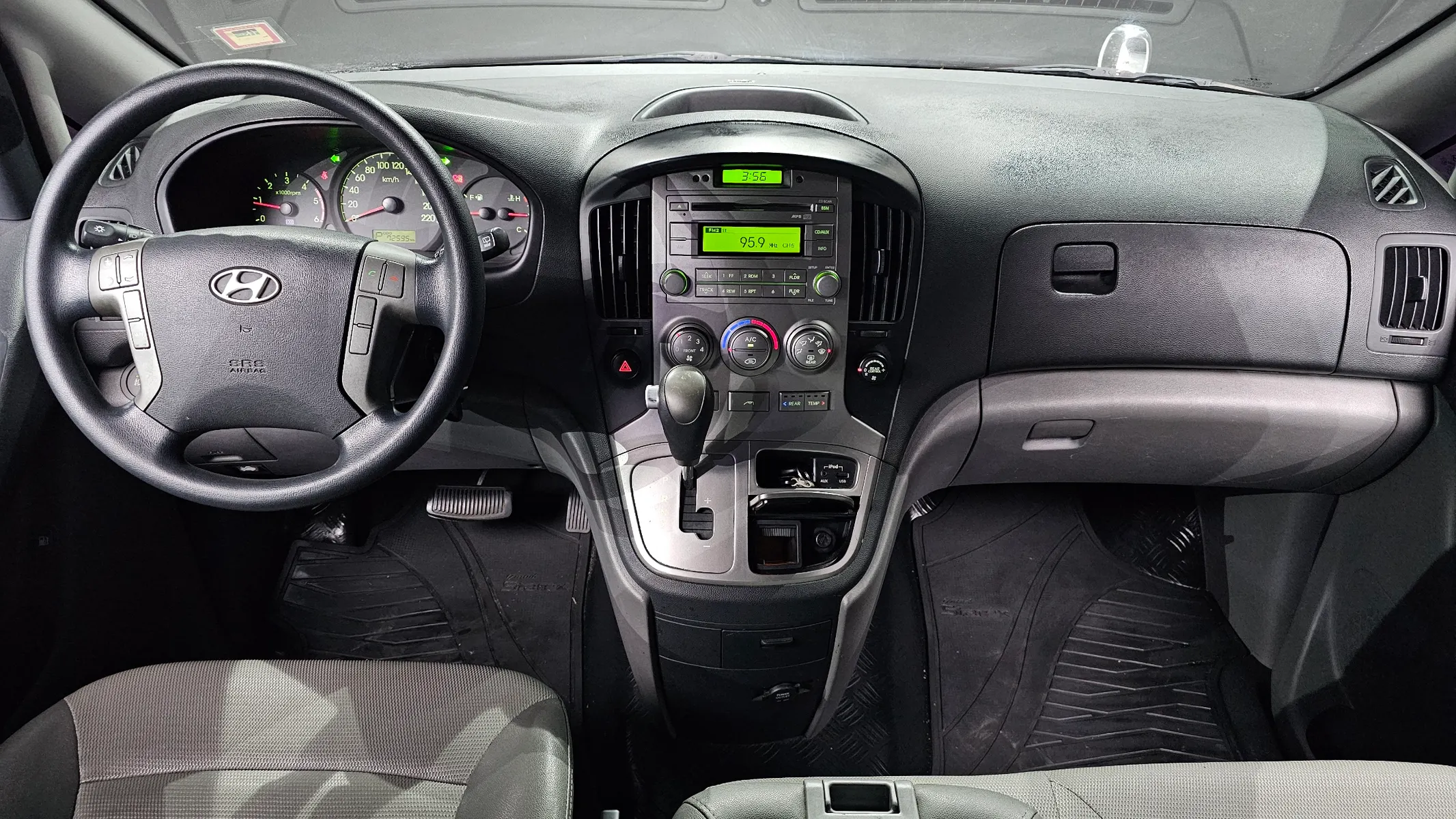 Hyundai Grand Starex 12 2011 4/5