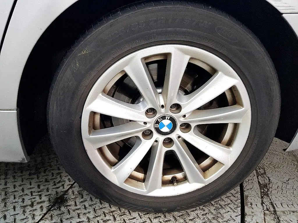 BMW 5 Series (F10) 520d 2011 19/20